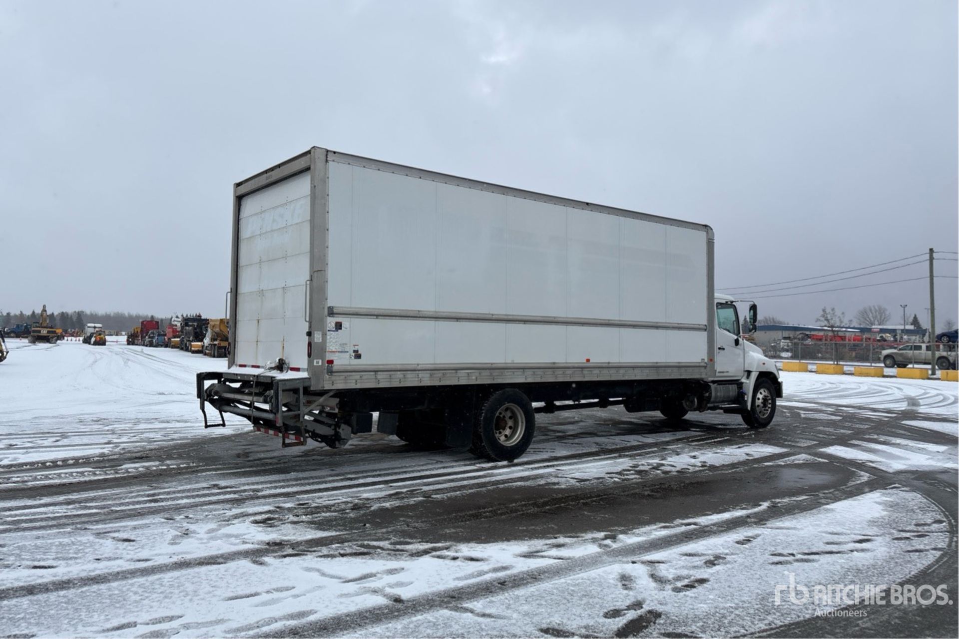 General Appearance with Bild, Ecke hinten rechts