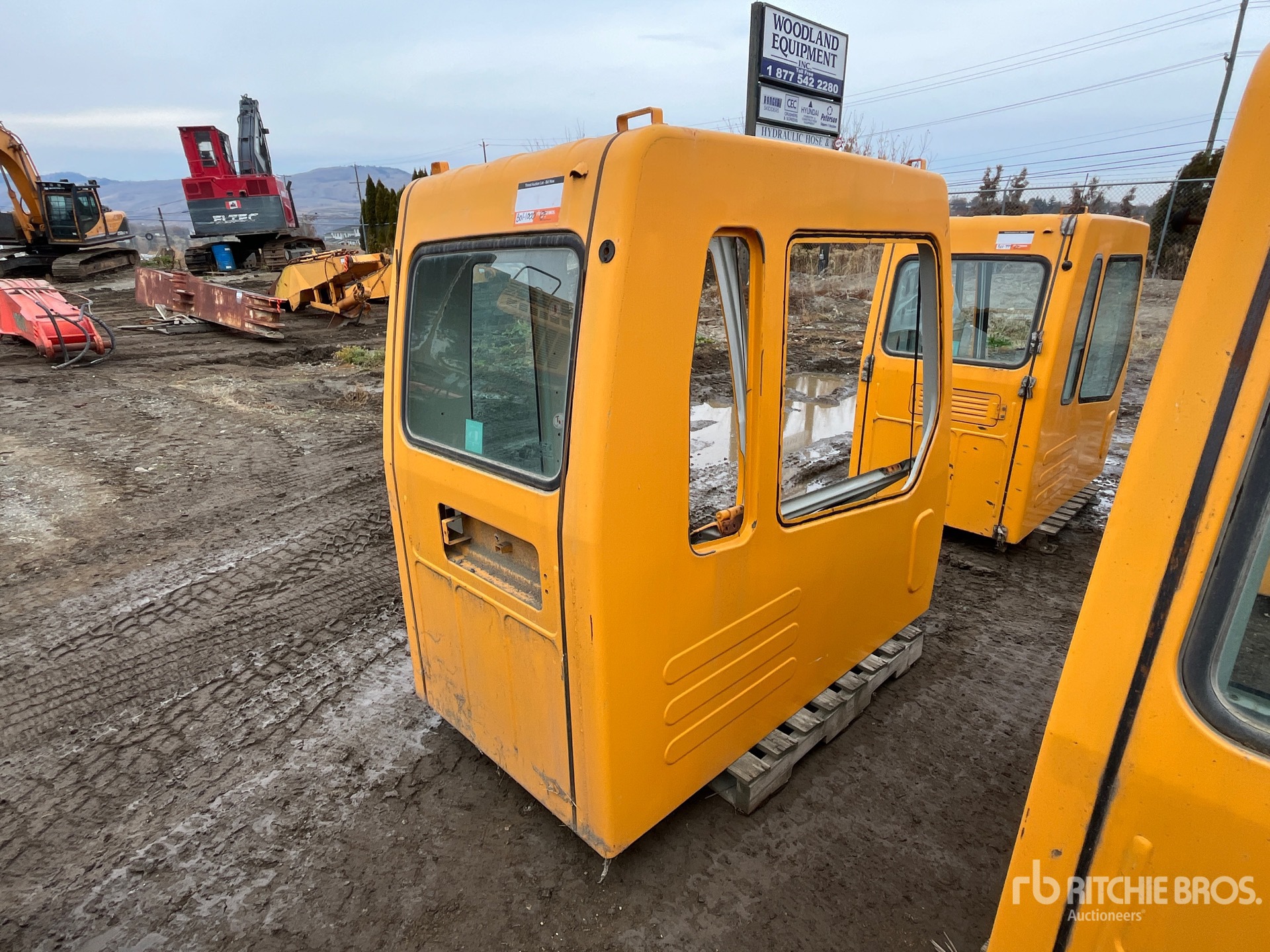 General Appearance with Bild, Ecke vorne links