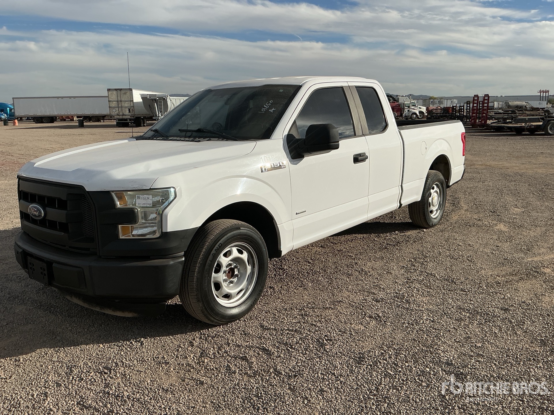 General Appearance with Foto, angolo anteriore sinistro