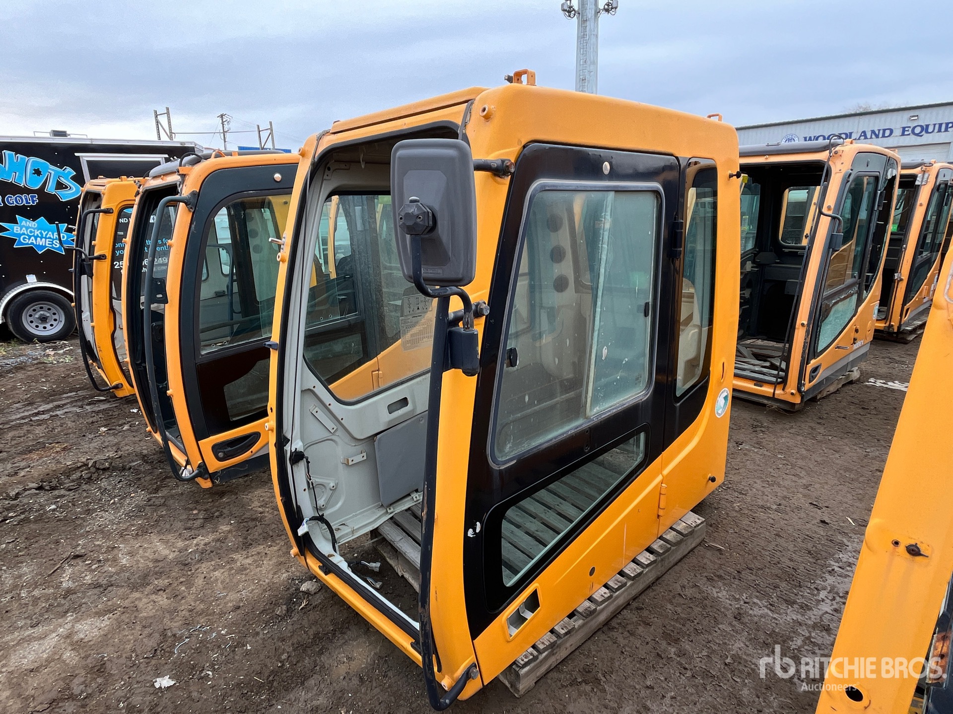 General Appearance with Bild, Ecke hinten rechts