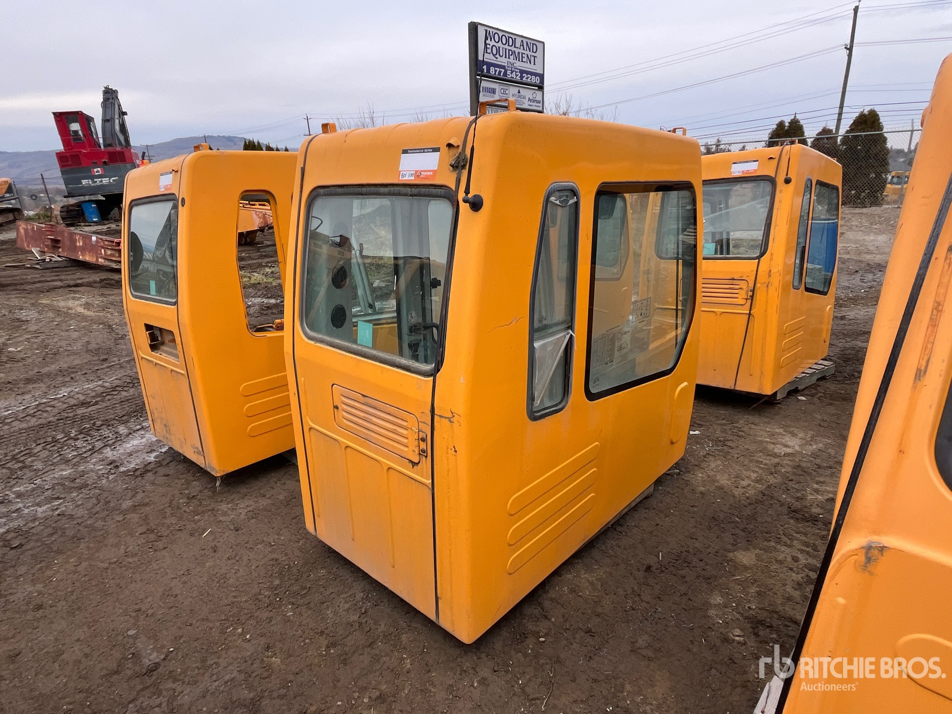 General Appearance with Bild, Ecke vorne links