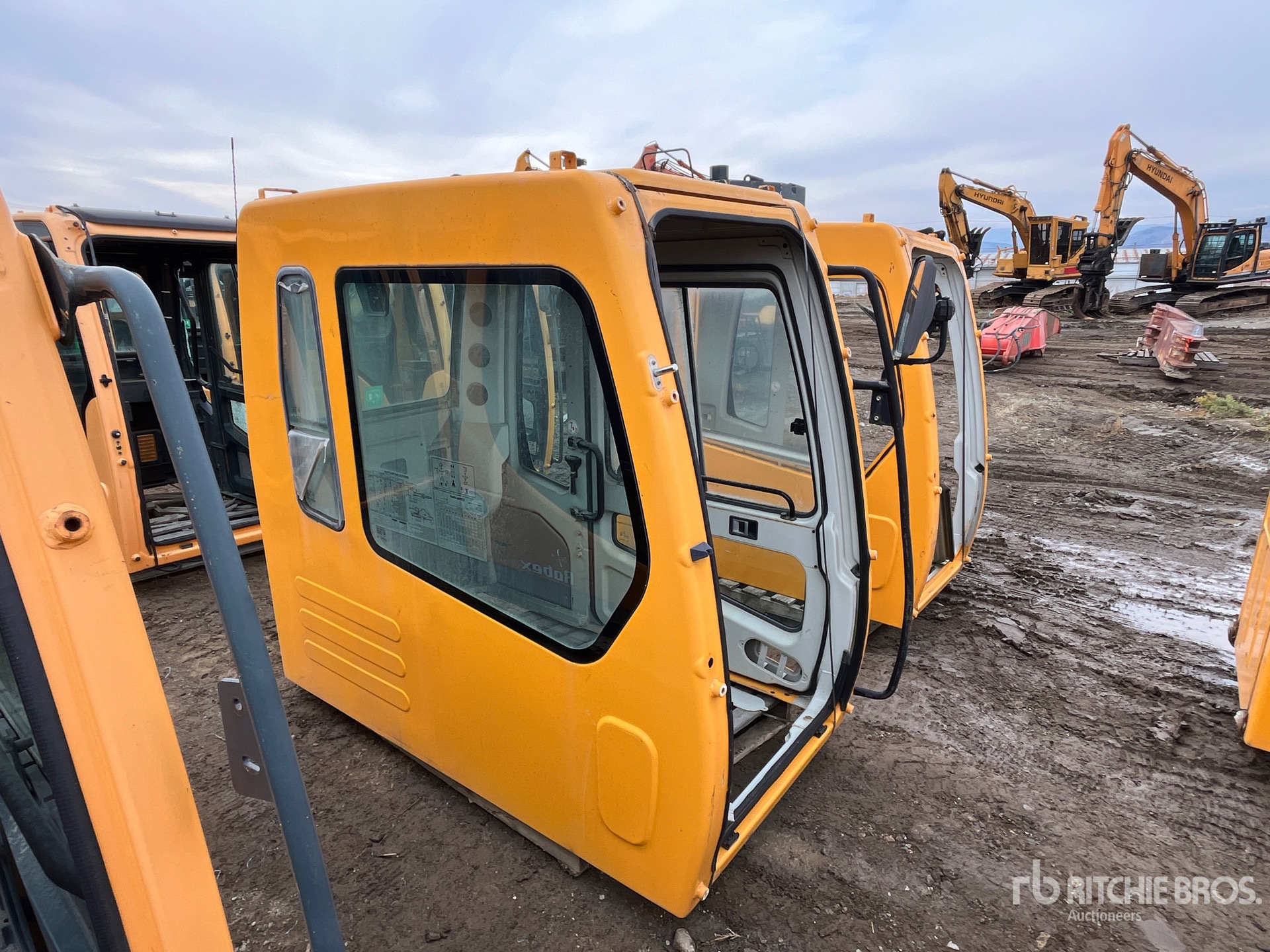 General Appearance with Bild, Ecke hinten links