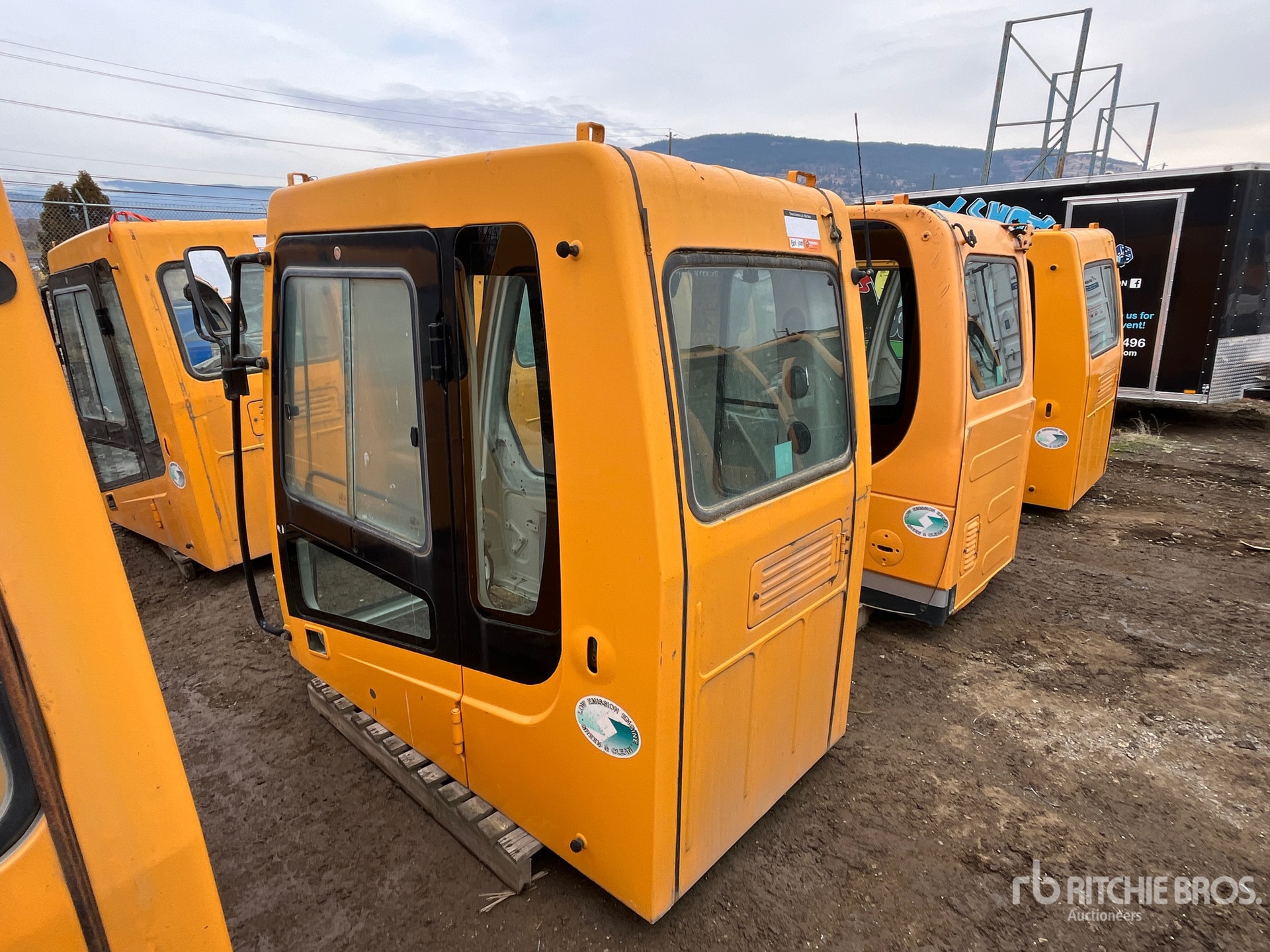 General Appearance with Bild, Ecke vorne rechts