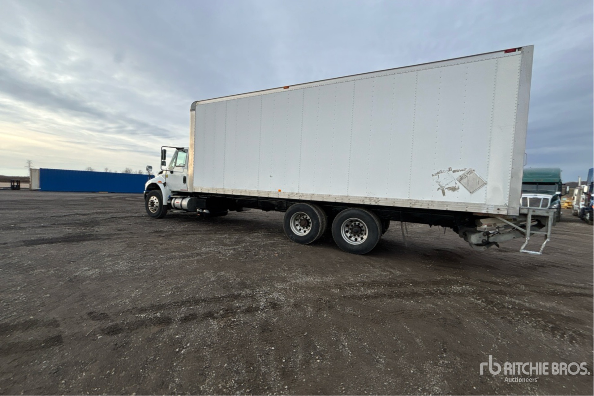 Aspect général with Image, coin arrière gauche