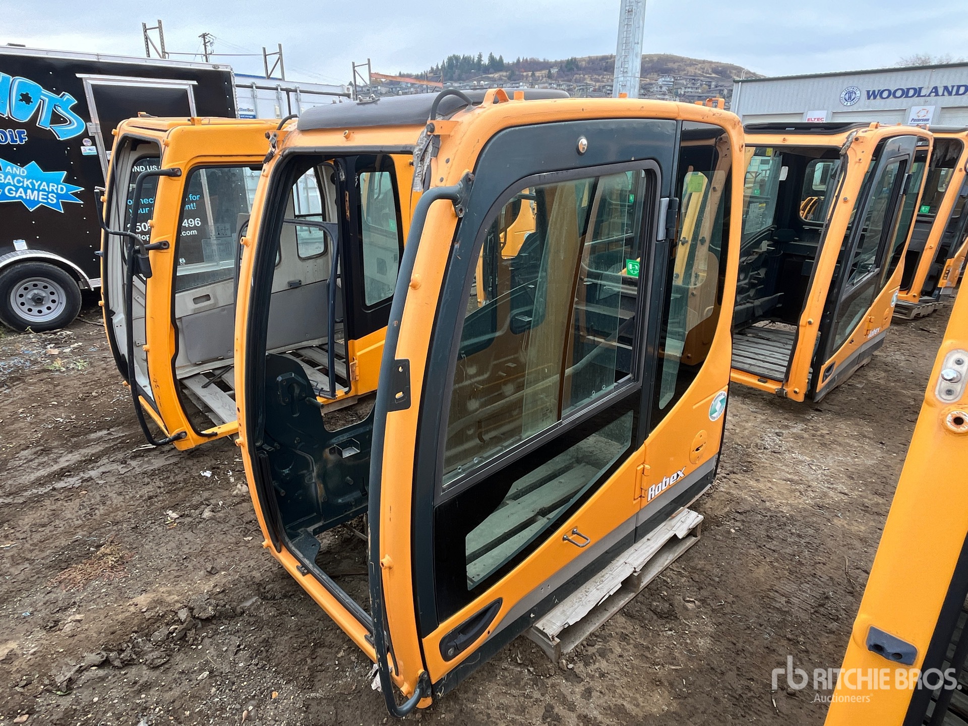 General Appearance with Bild, Ecke hinten rechts