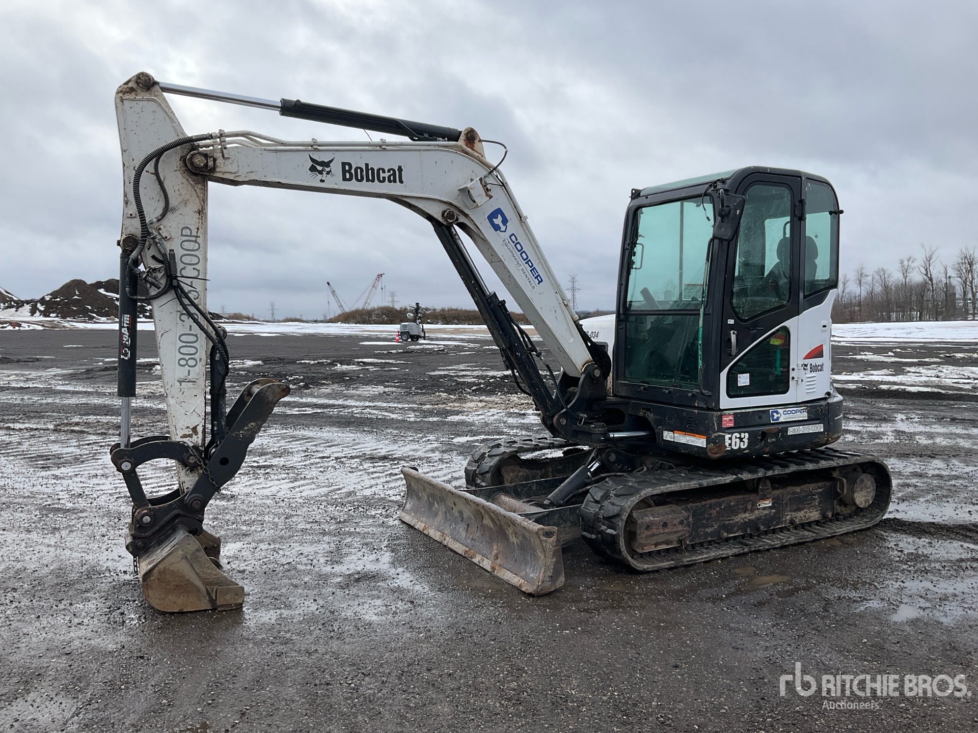 General Appearance with Picture, Left Front Corner