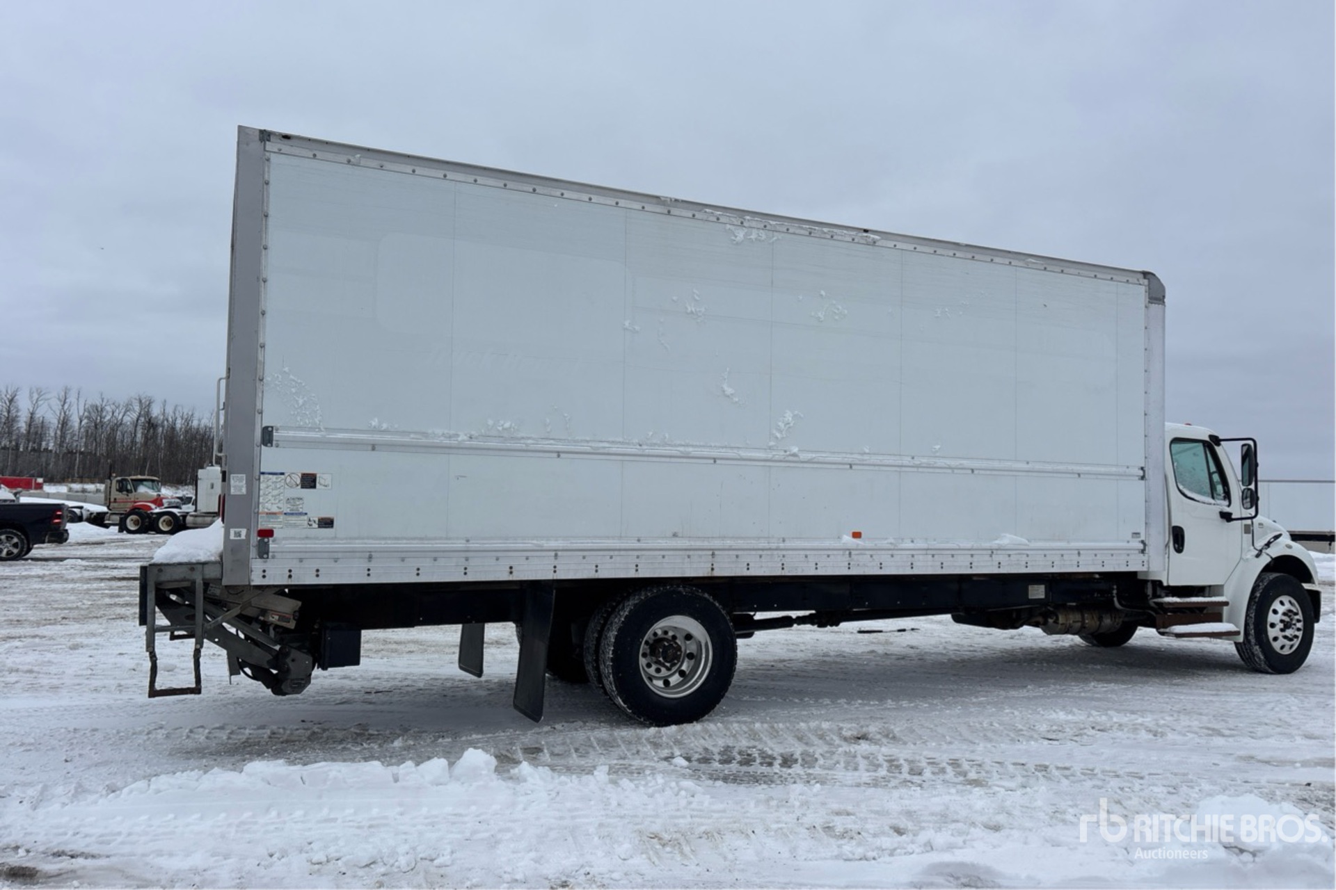 Aspect général with Image, coin arrière droit