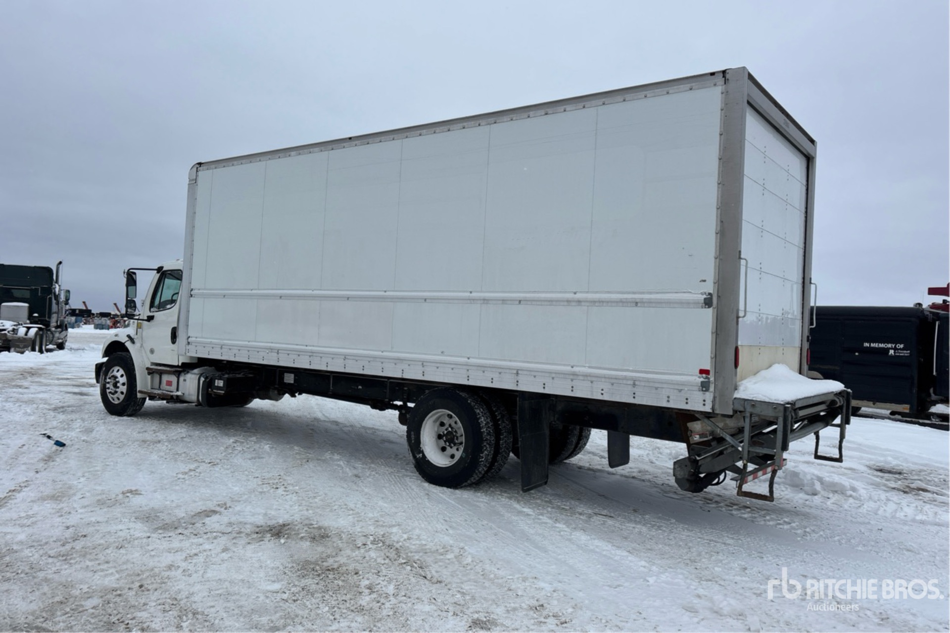 Aspect général with Image, coin arrière gauche