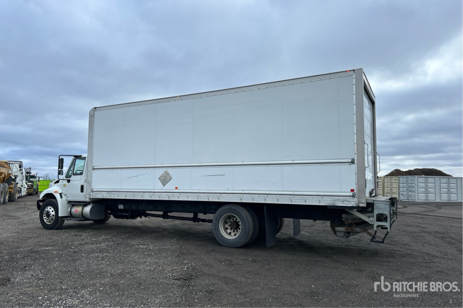 General Appearance with Foto, angolo posteriore sinistro