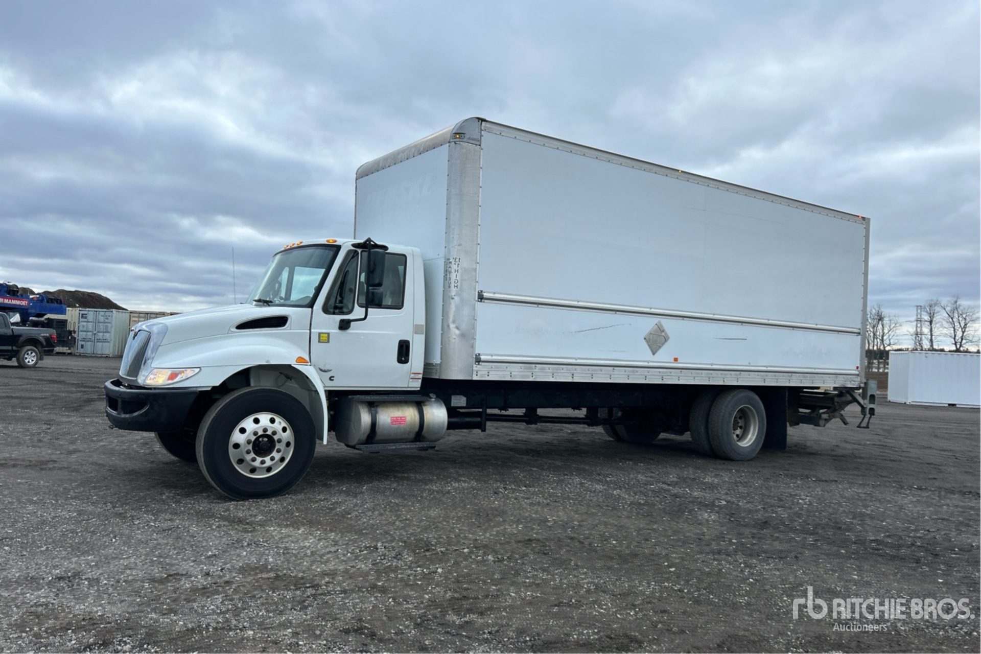 General Appearance with Foto, angolo anteriore sinistro