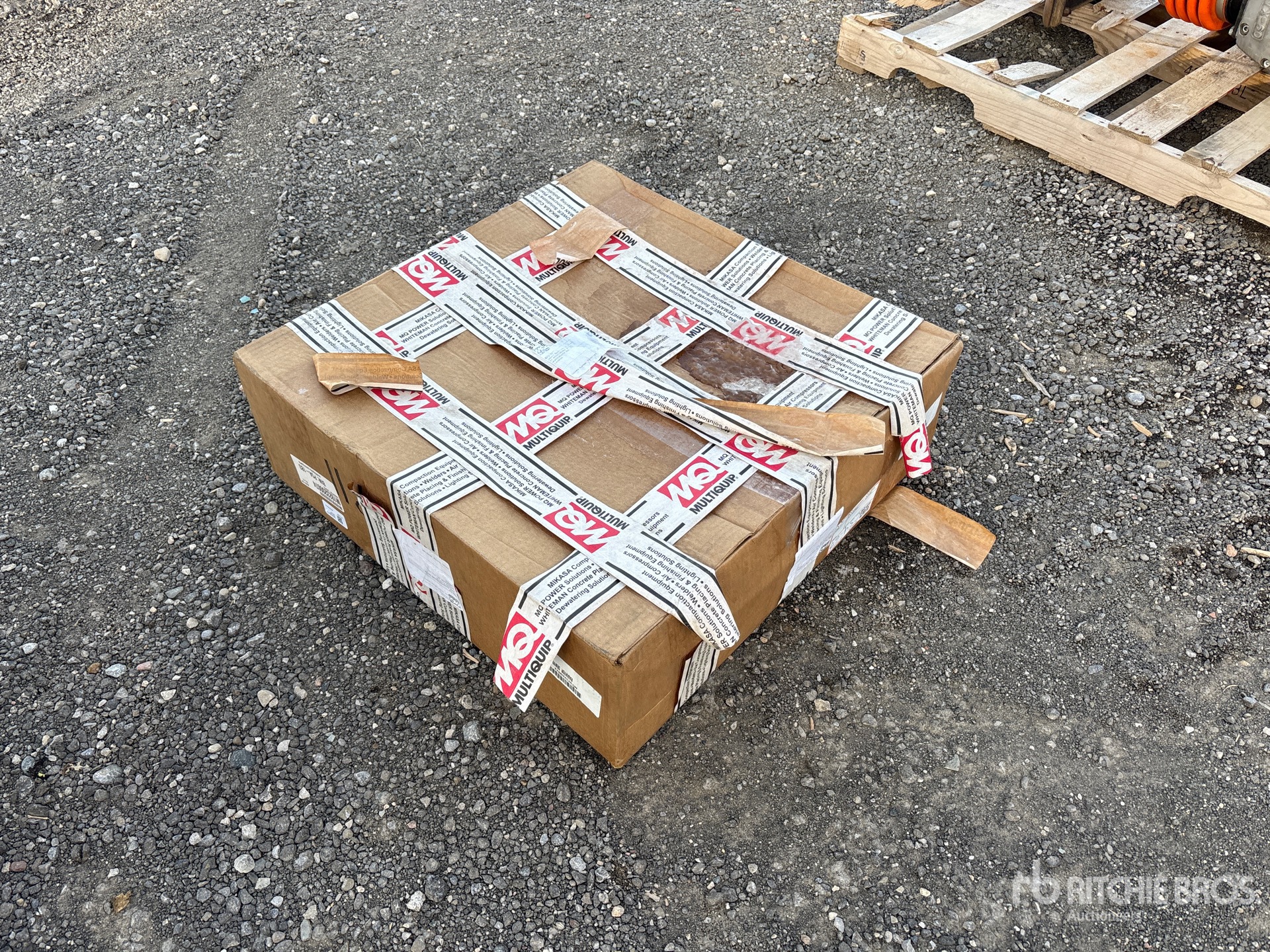 General Appearance with Foto, angolo anteriore sinistro