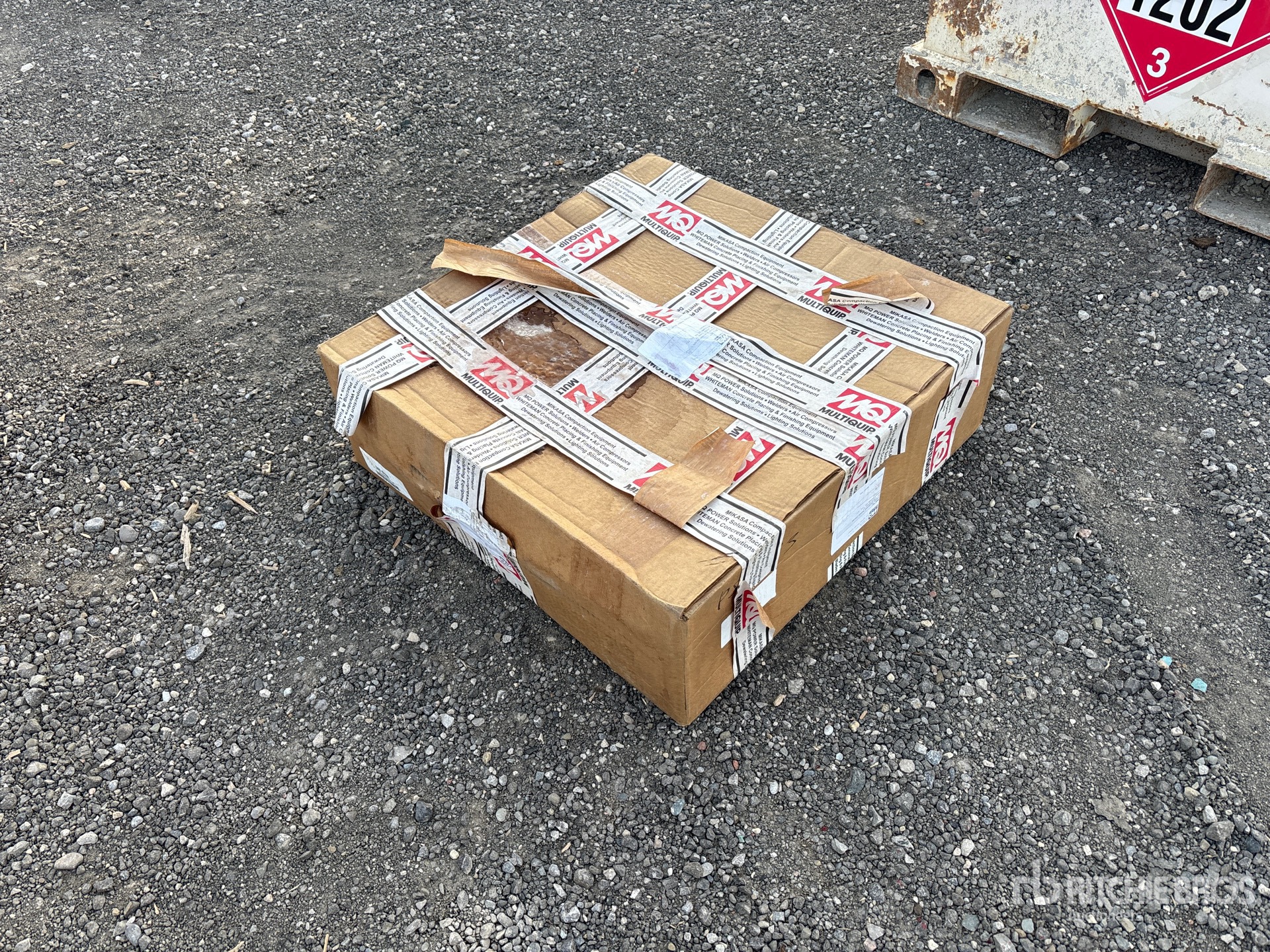 General Appearance with Foto, angolo anteriore sinistro