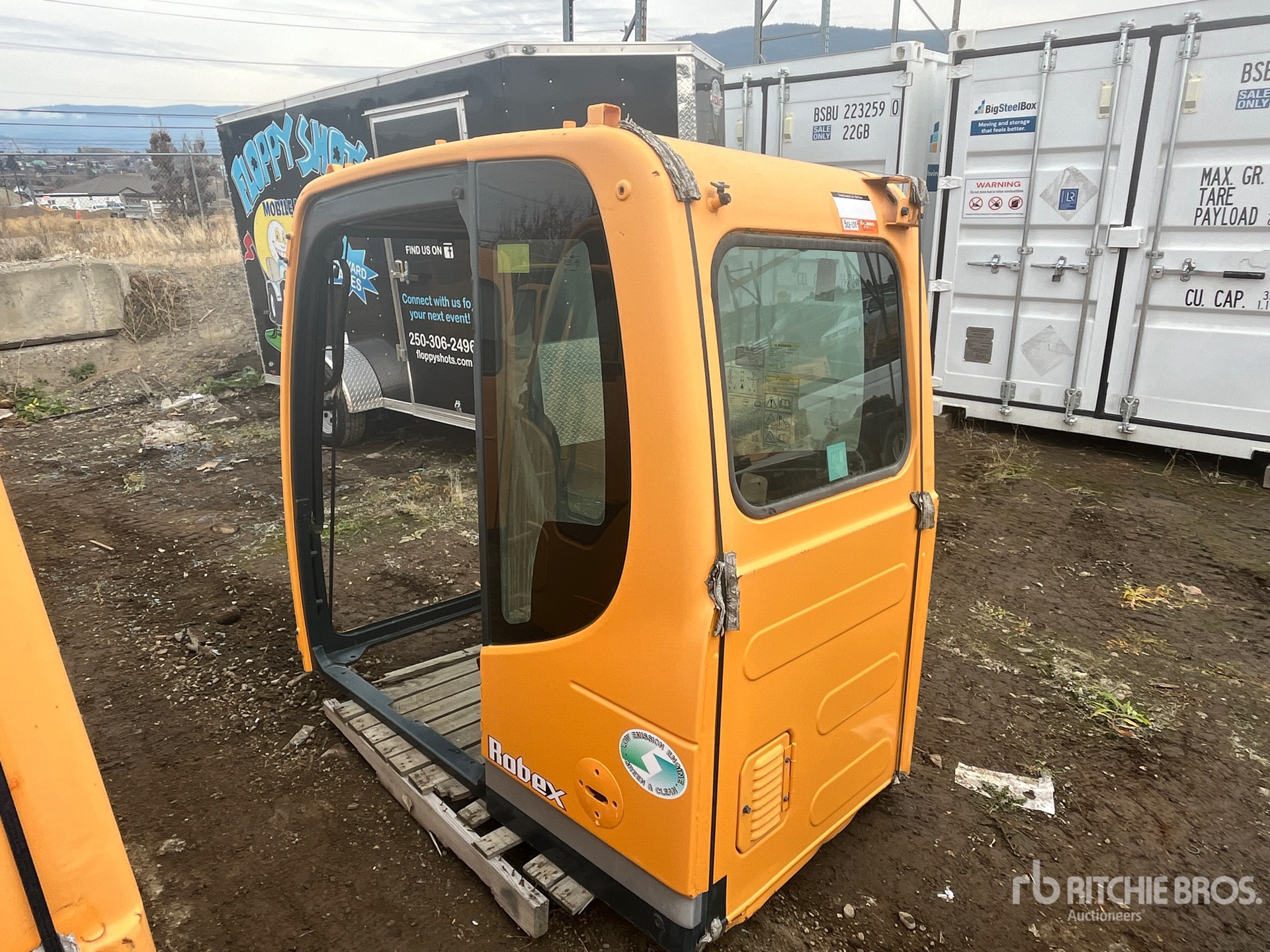 General Appearance with Bild, Ecke vorne rechts