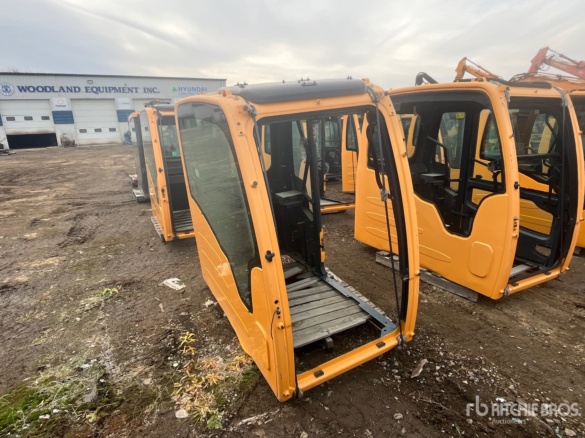 General Appearance with Bild, Ecke hinten links