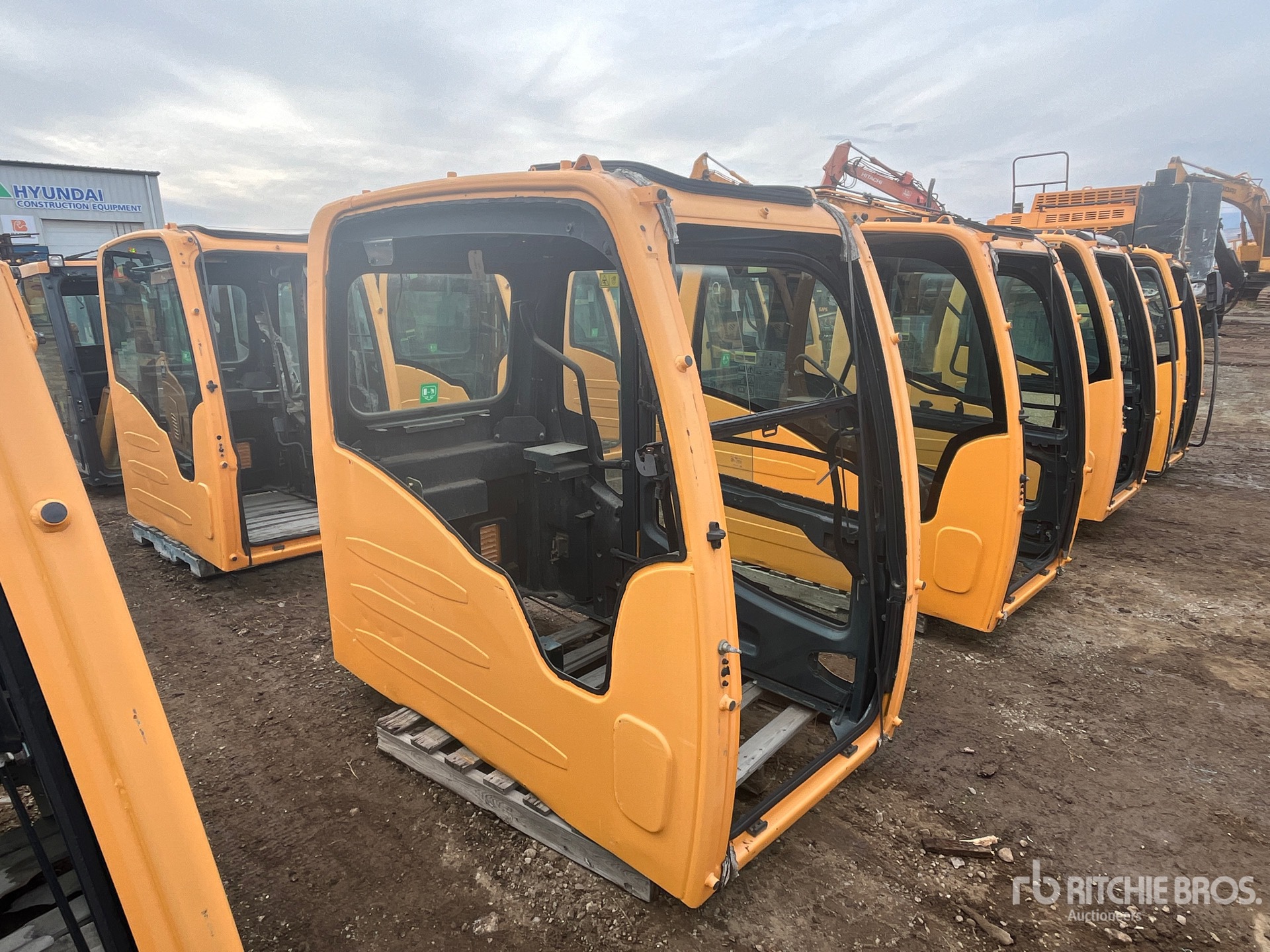 General Appearance with Bild, Ecke hinten links