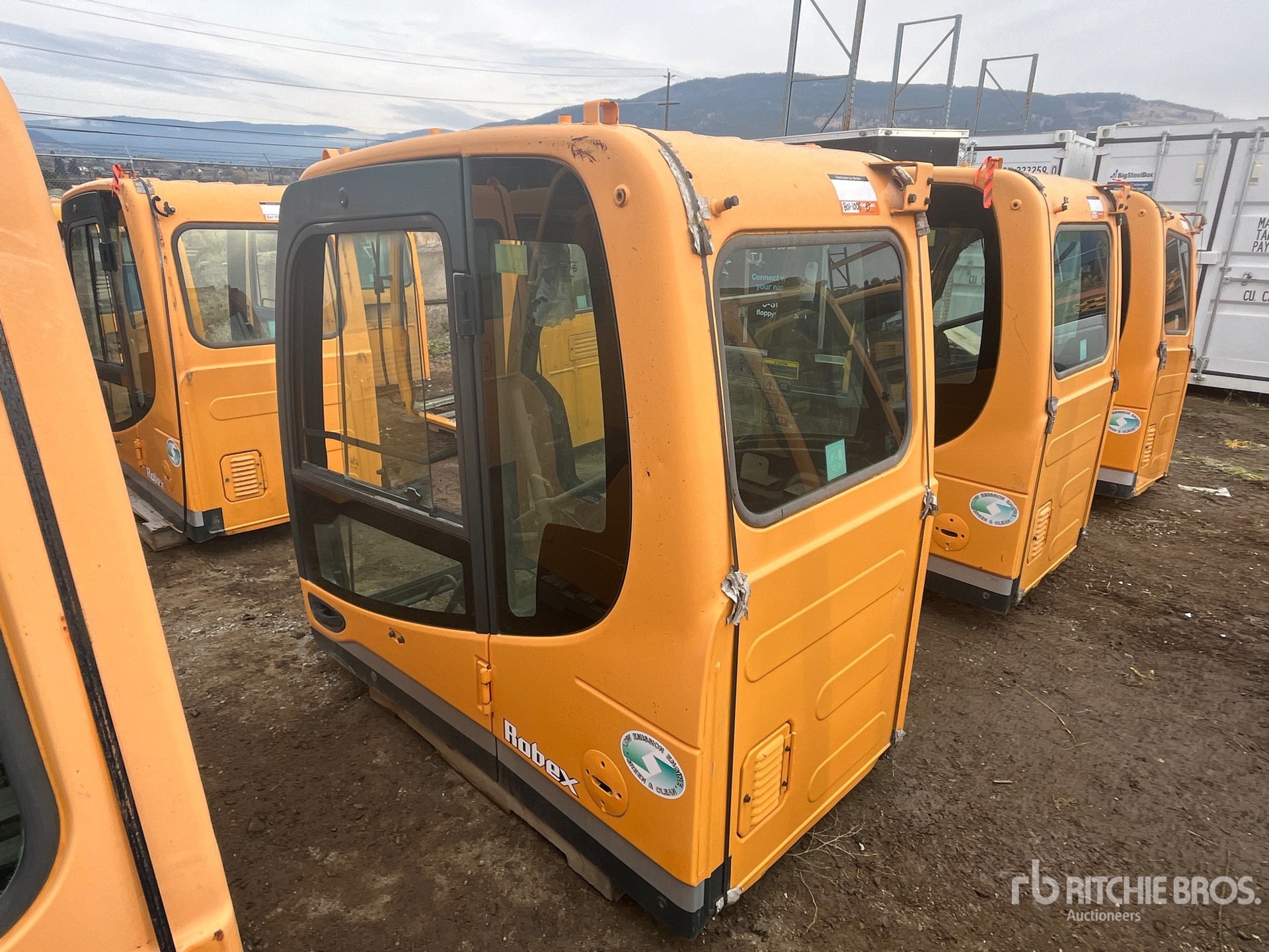 General Appearance with Bild, Ecke vorne rechts