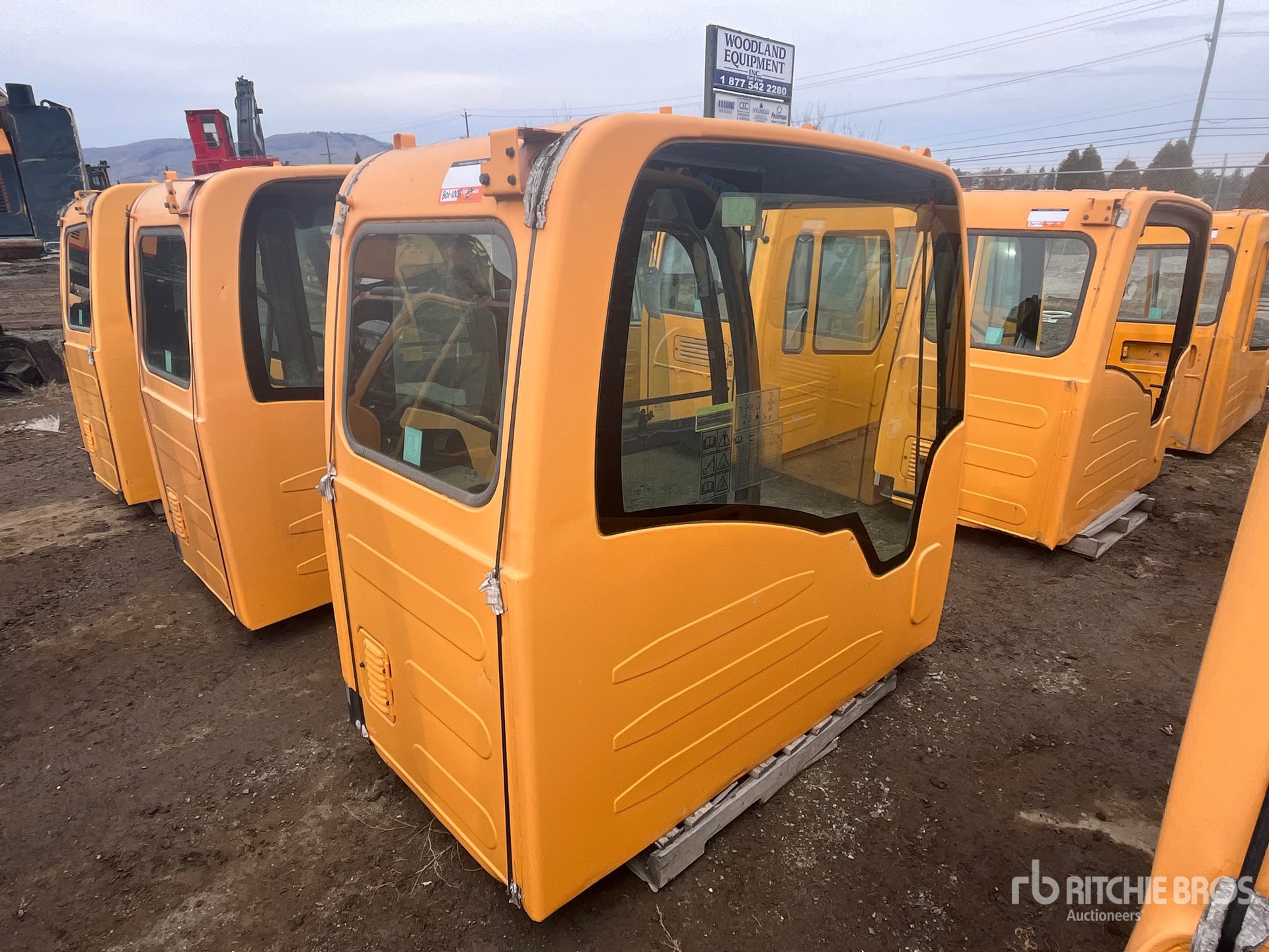 General Appearance with Bild, Ecke vorne links