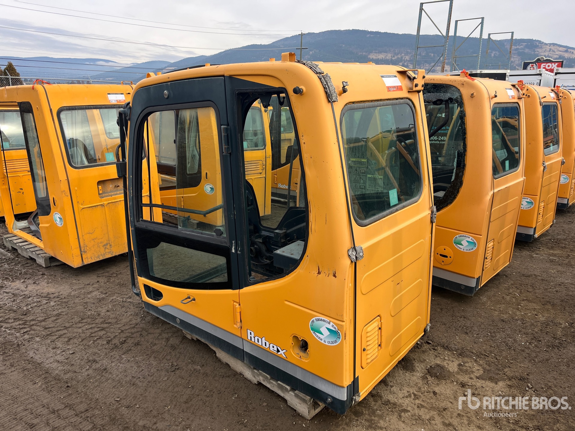 General Appearance with Bild, Ecke vorne rechts