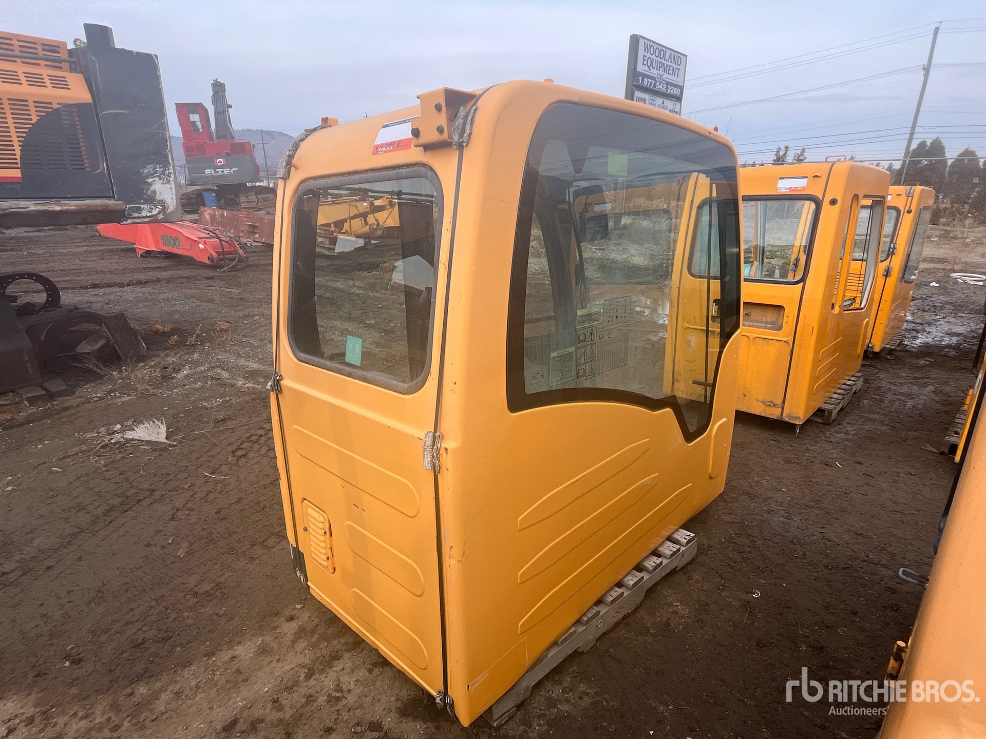 General Appearance with Bild, Ecke vorne links