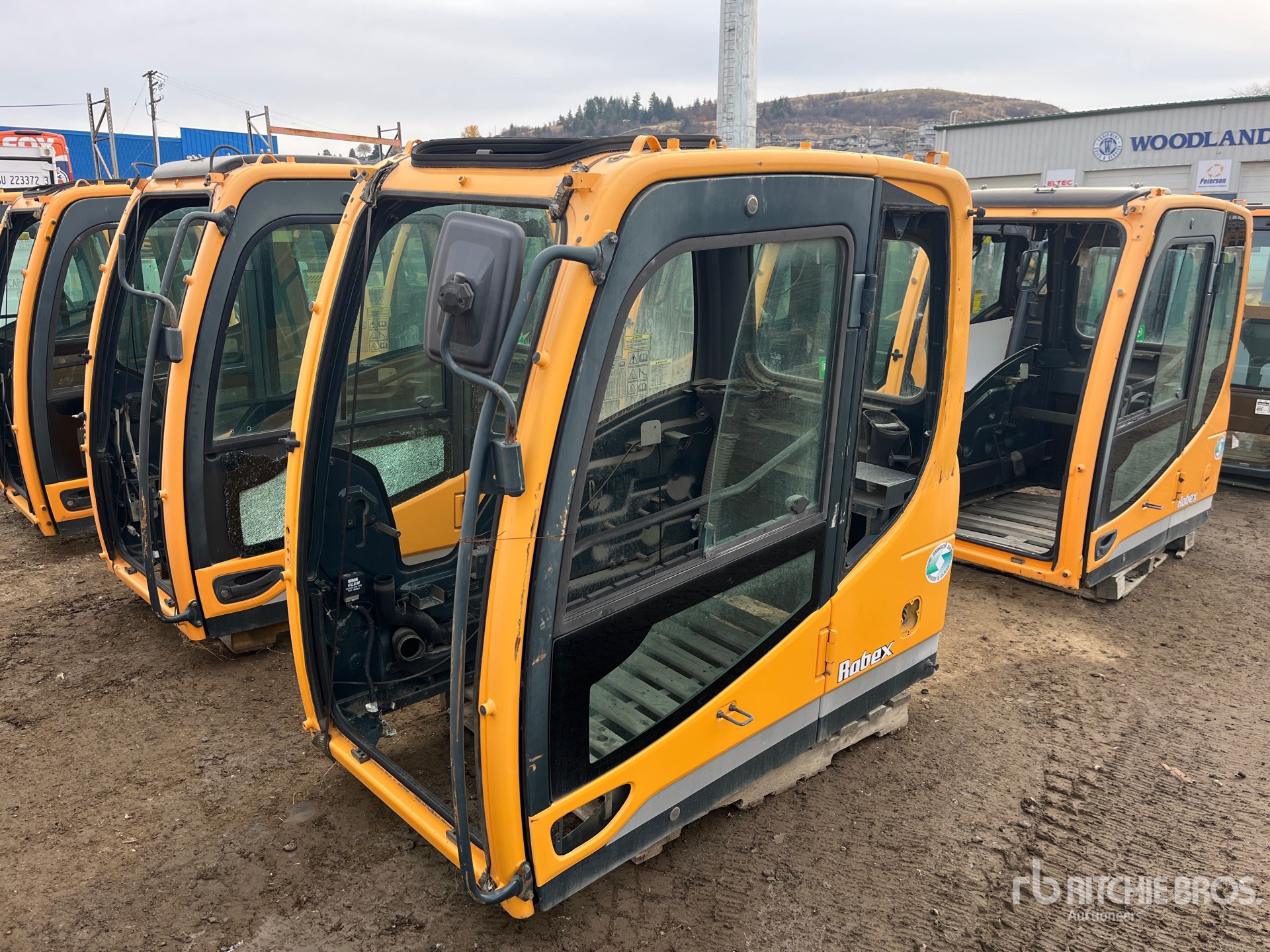 General Appearance with Bild, Ecke hinten rechts