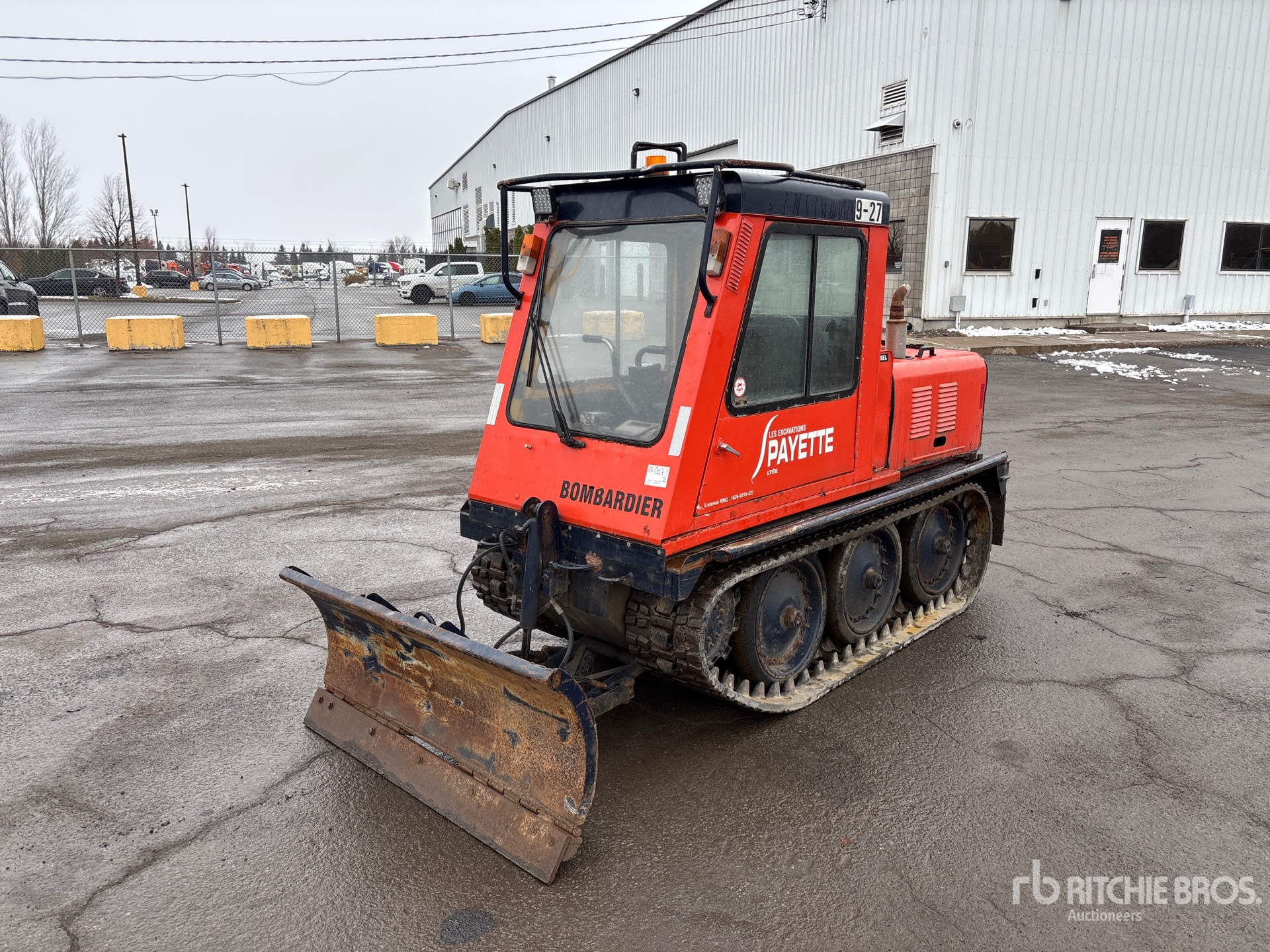 General Appearance with Featured Photo