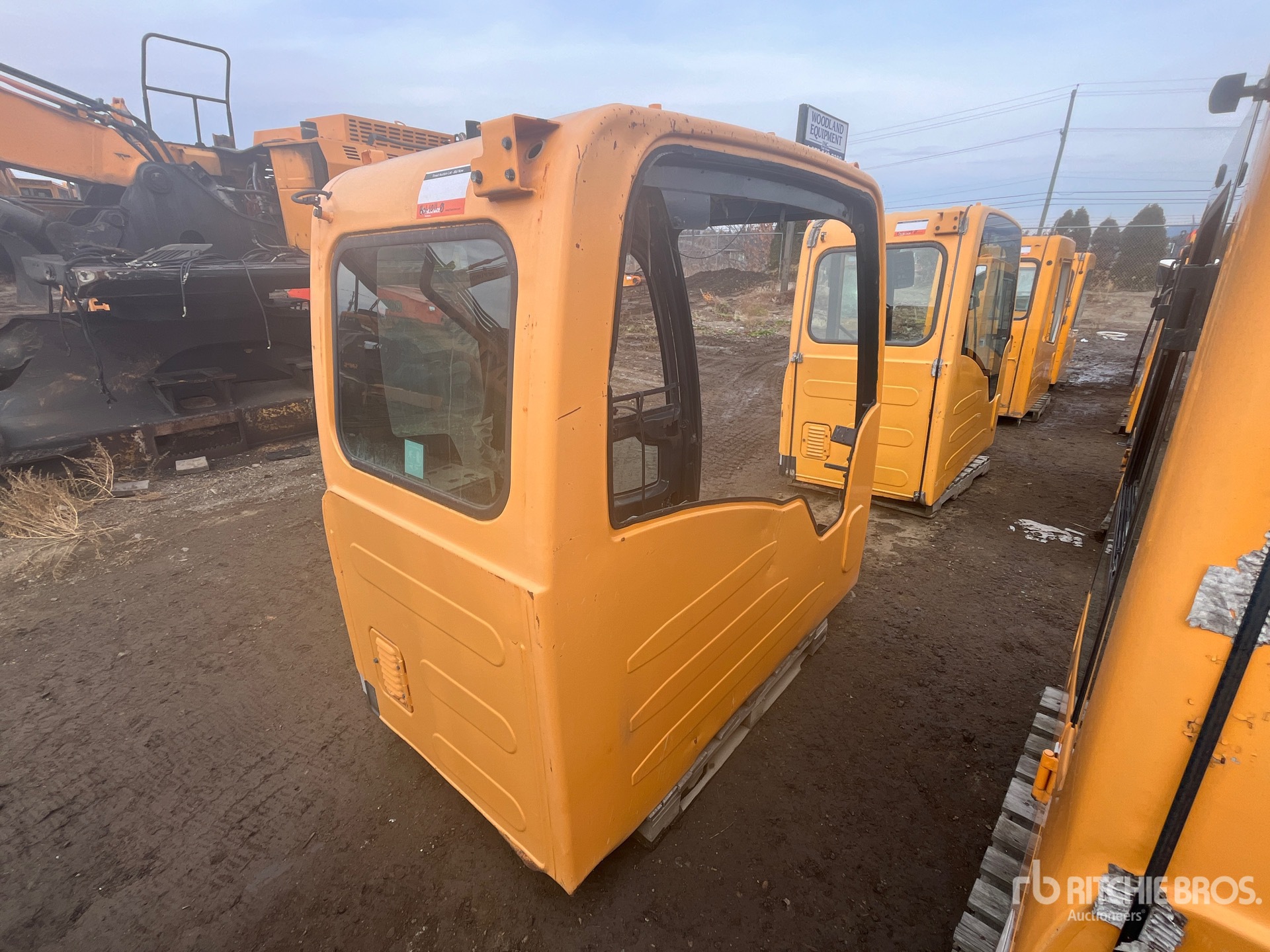 General Appearance with Bild, Ecke vorne links