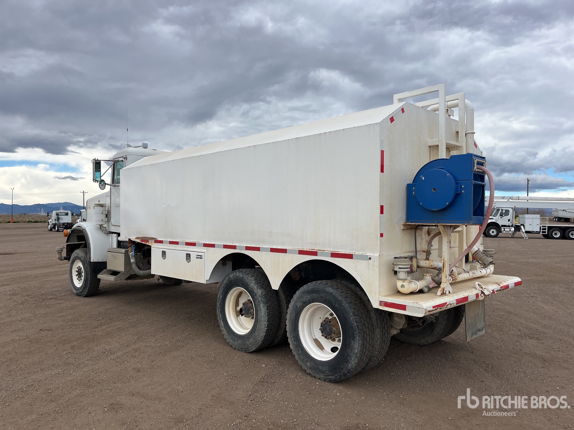 General Appearance with Imagen: esquina trasera izquierda