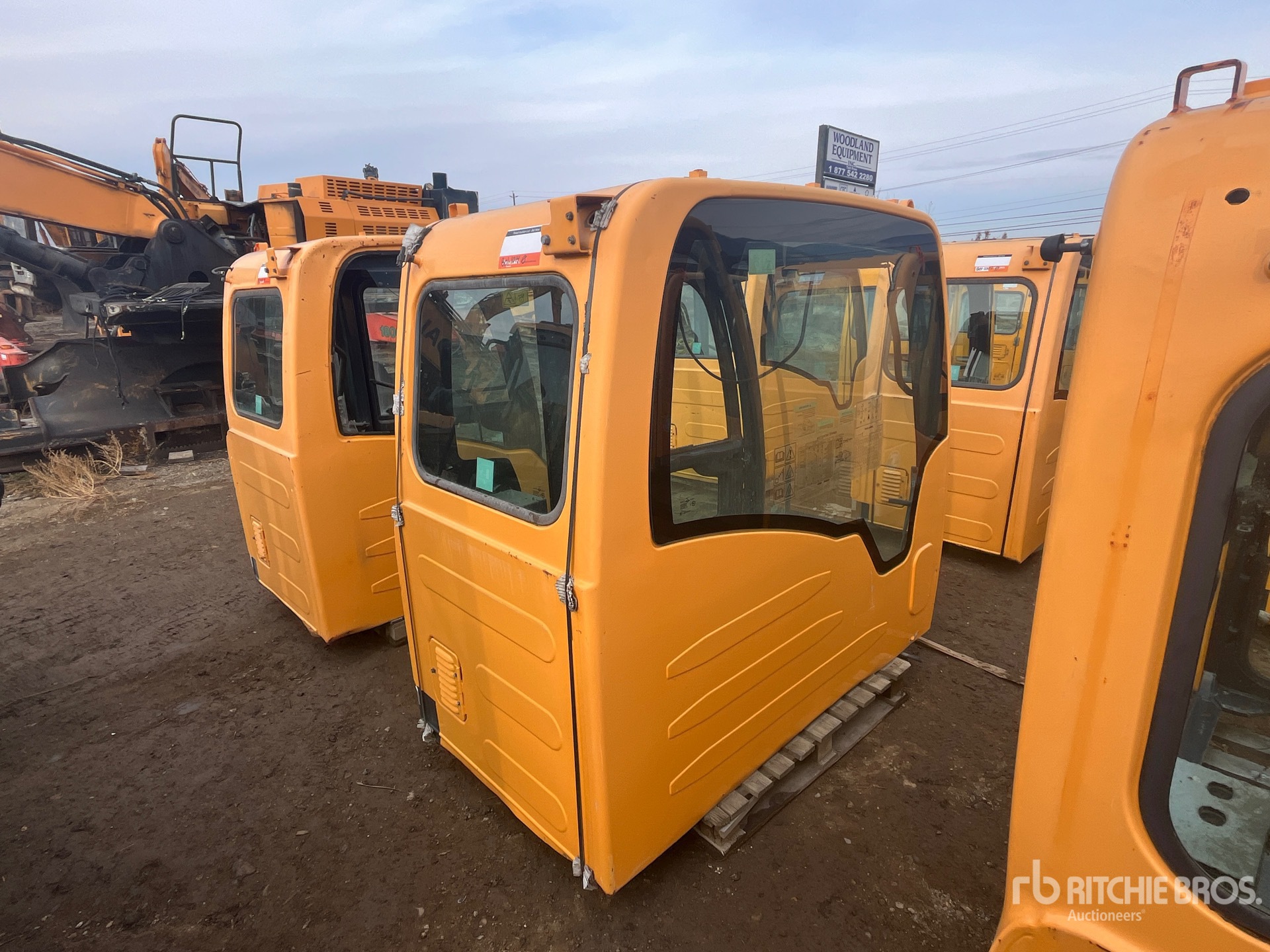 General Appearance with Bild, Ecke vorne links