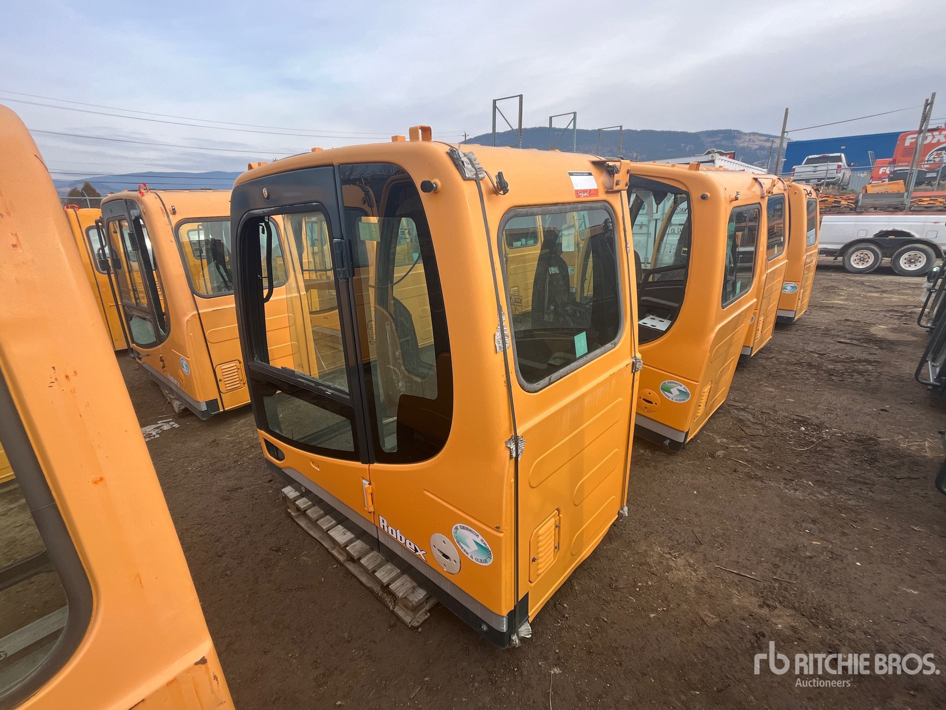 General Appearance with Bild, Ecke vorne rechts