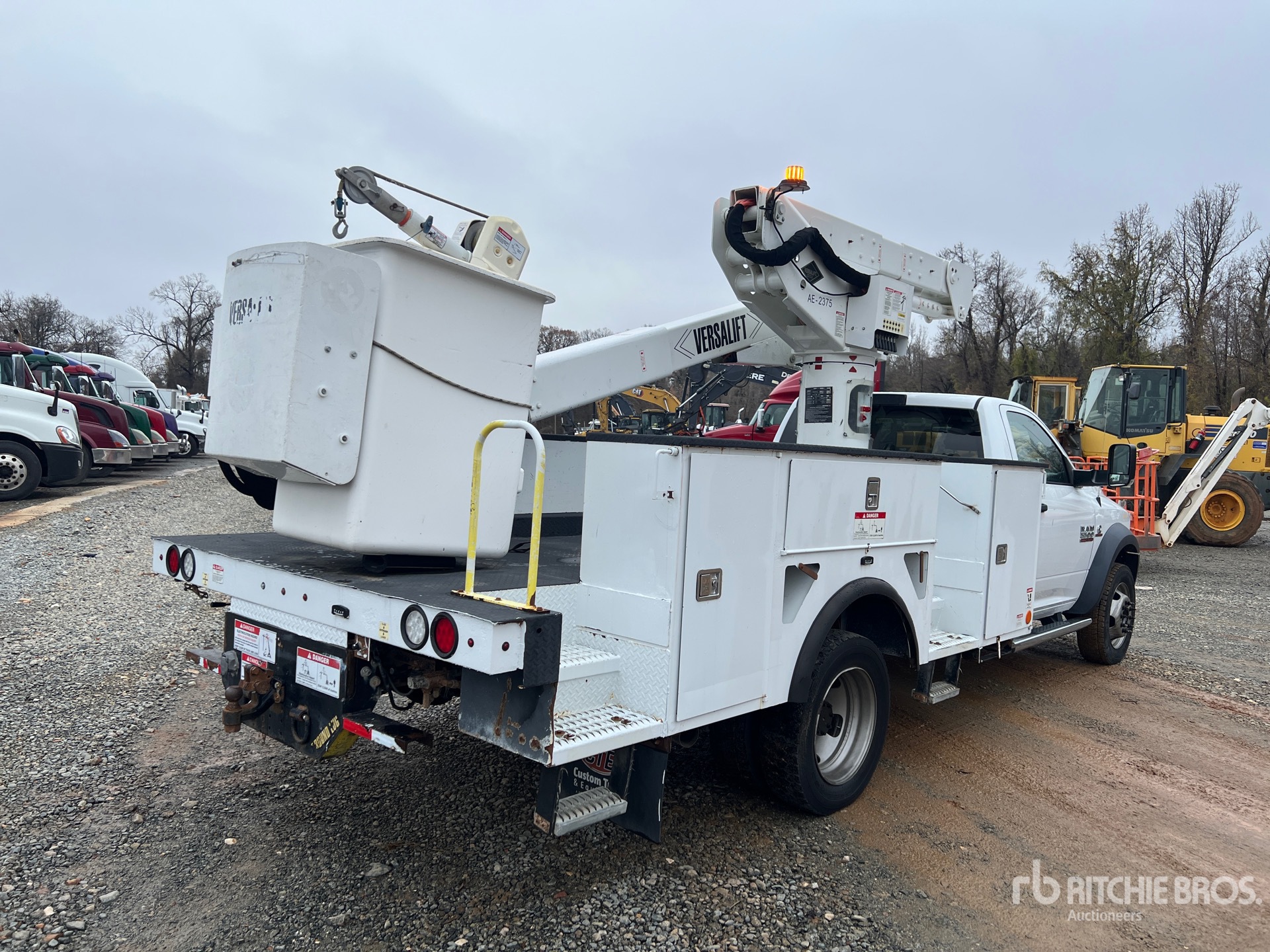 Aspect général with Image, coin arrière droit