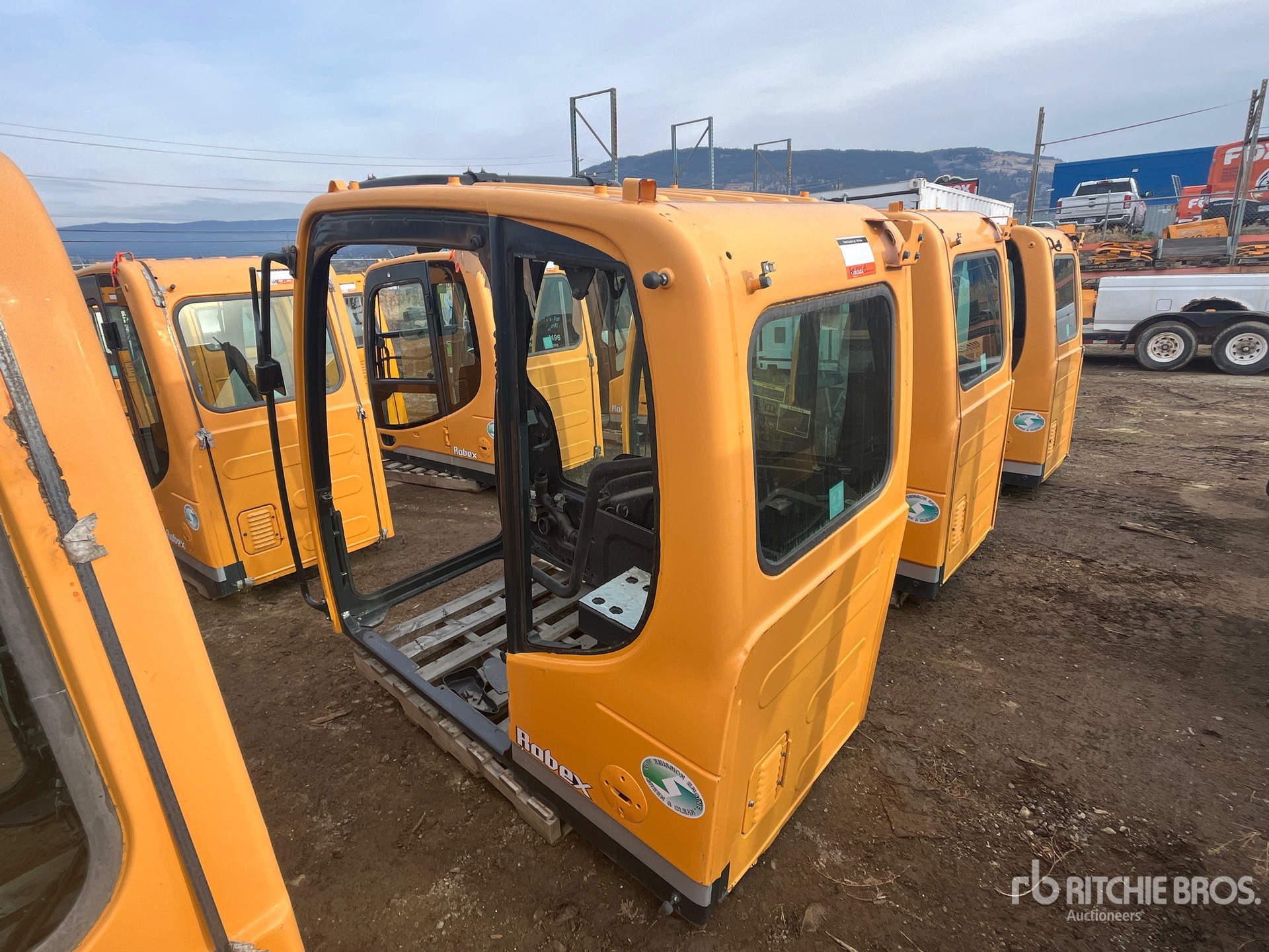 General Appearance with Bild, Ecke vorne rechts