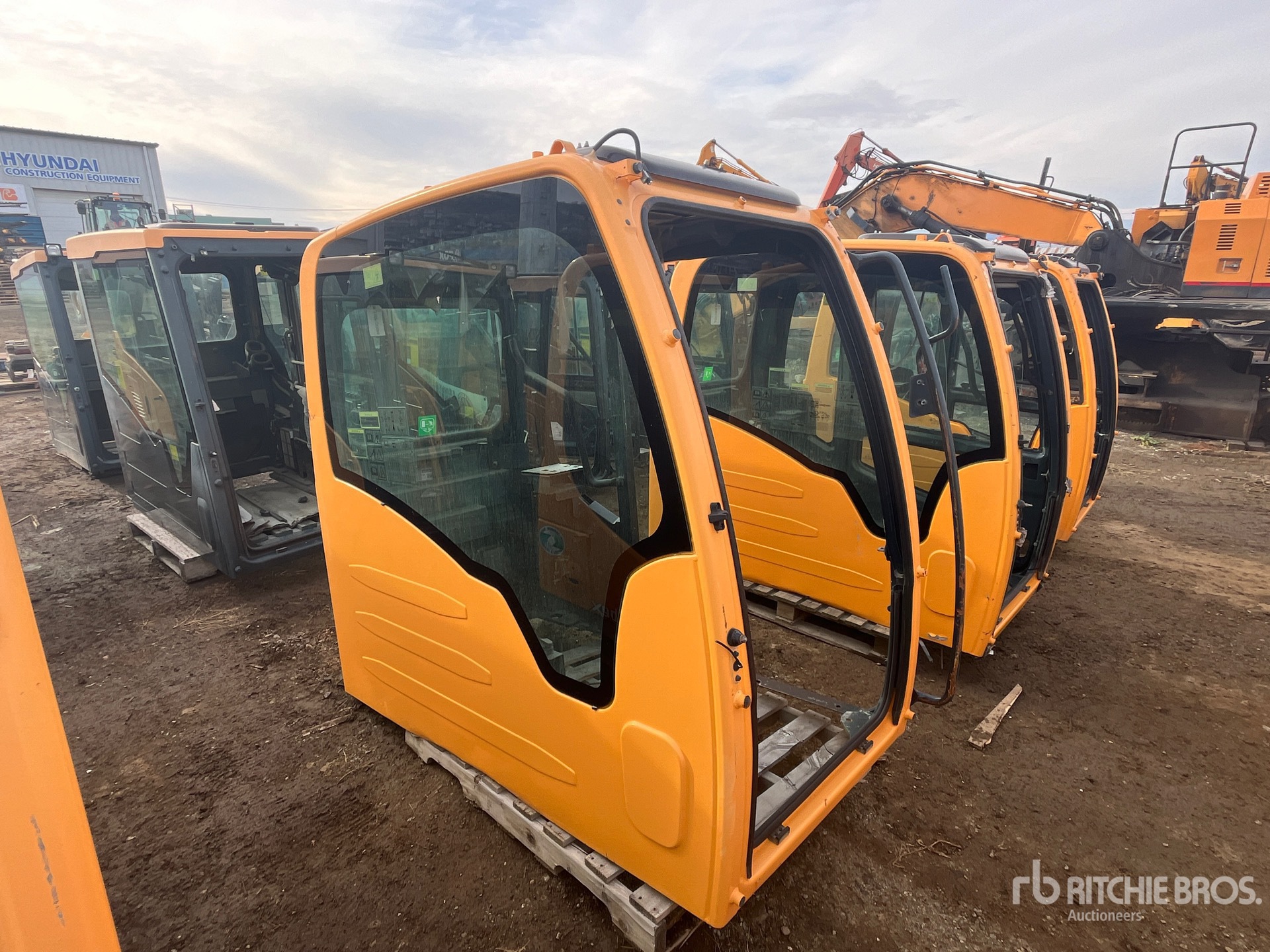 General Appearance with Bild, Ecke hinten links