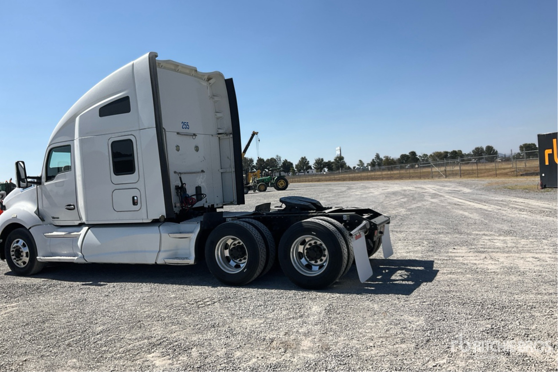 Aspect général with Image, coin arrière gauche