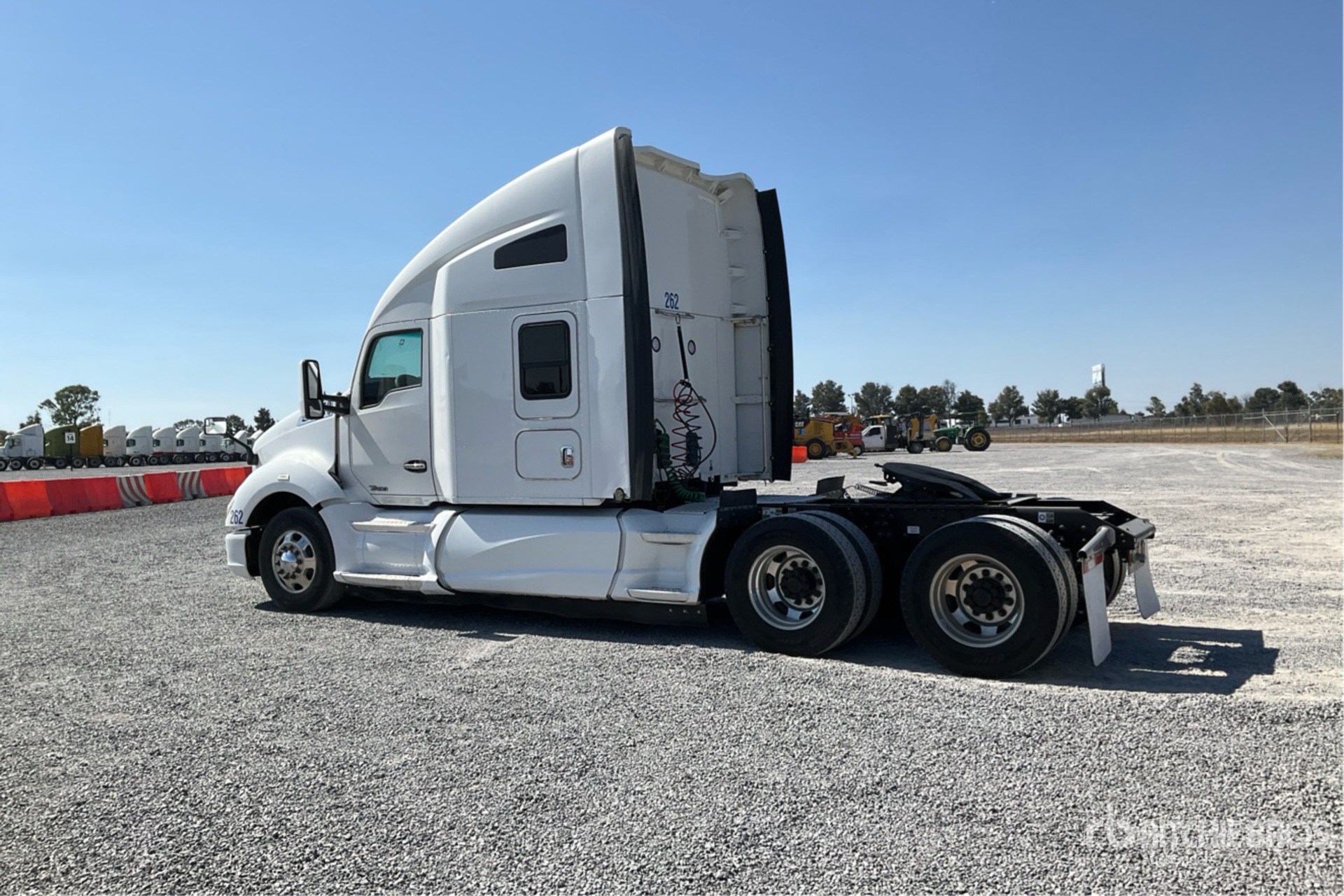Aspect général with Image, coin arrière gauche