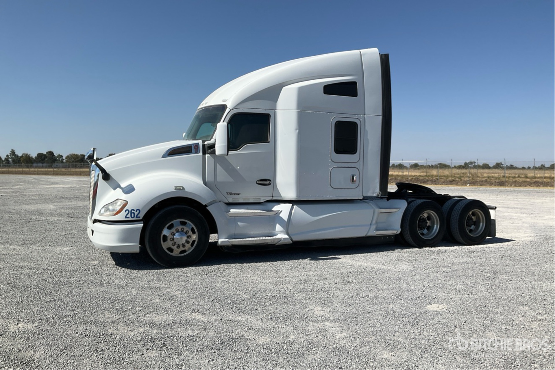 Aspect général with Image, coin avant gauche