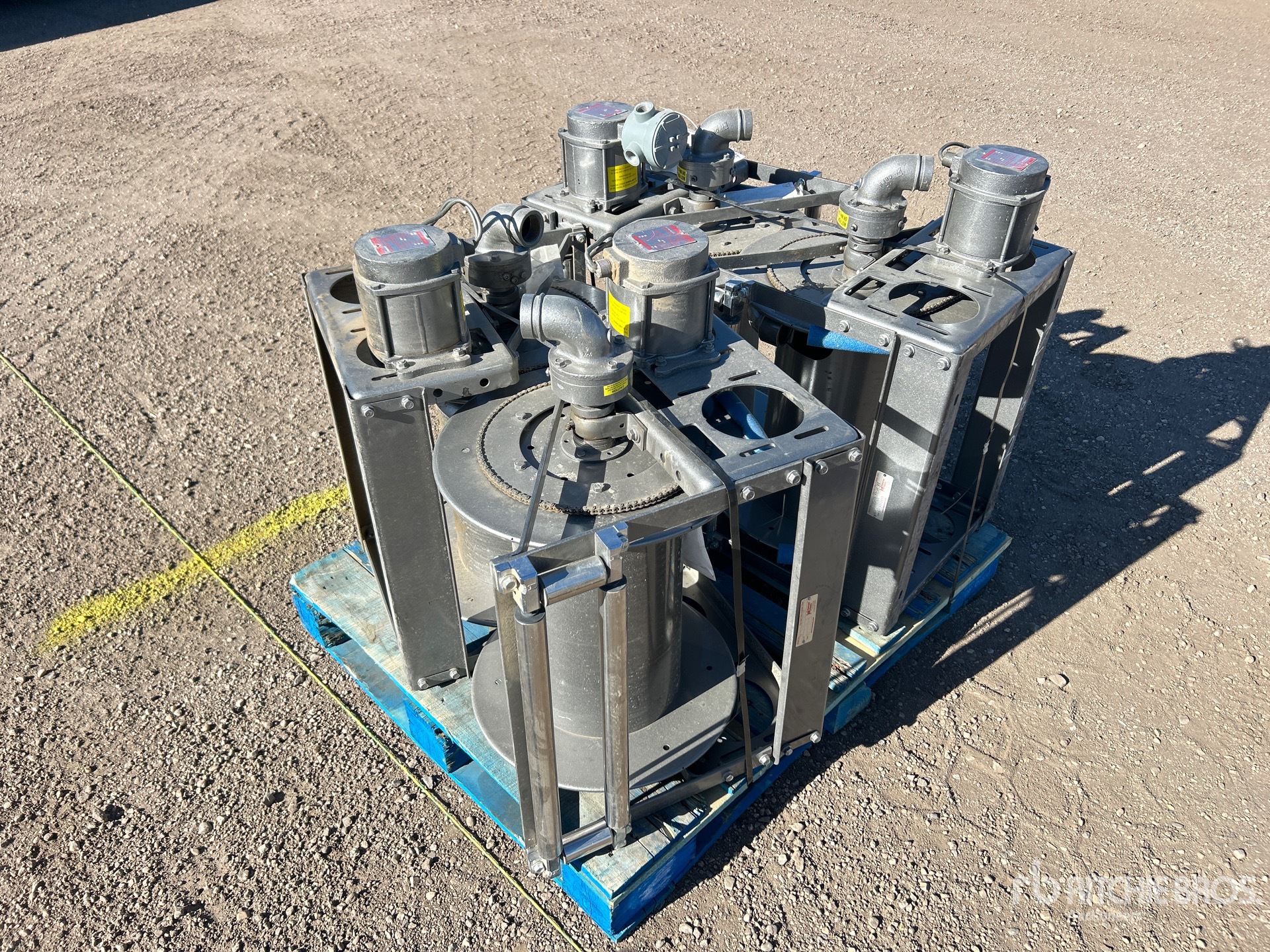 General Appearance with Foto, angolo anteriore sinistro