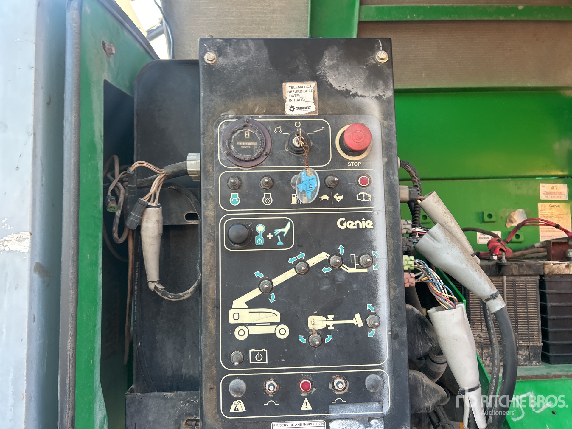 Poste de contrôle inférieur de base with