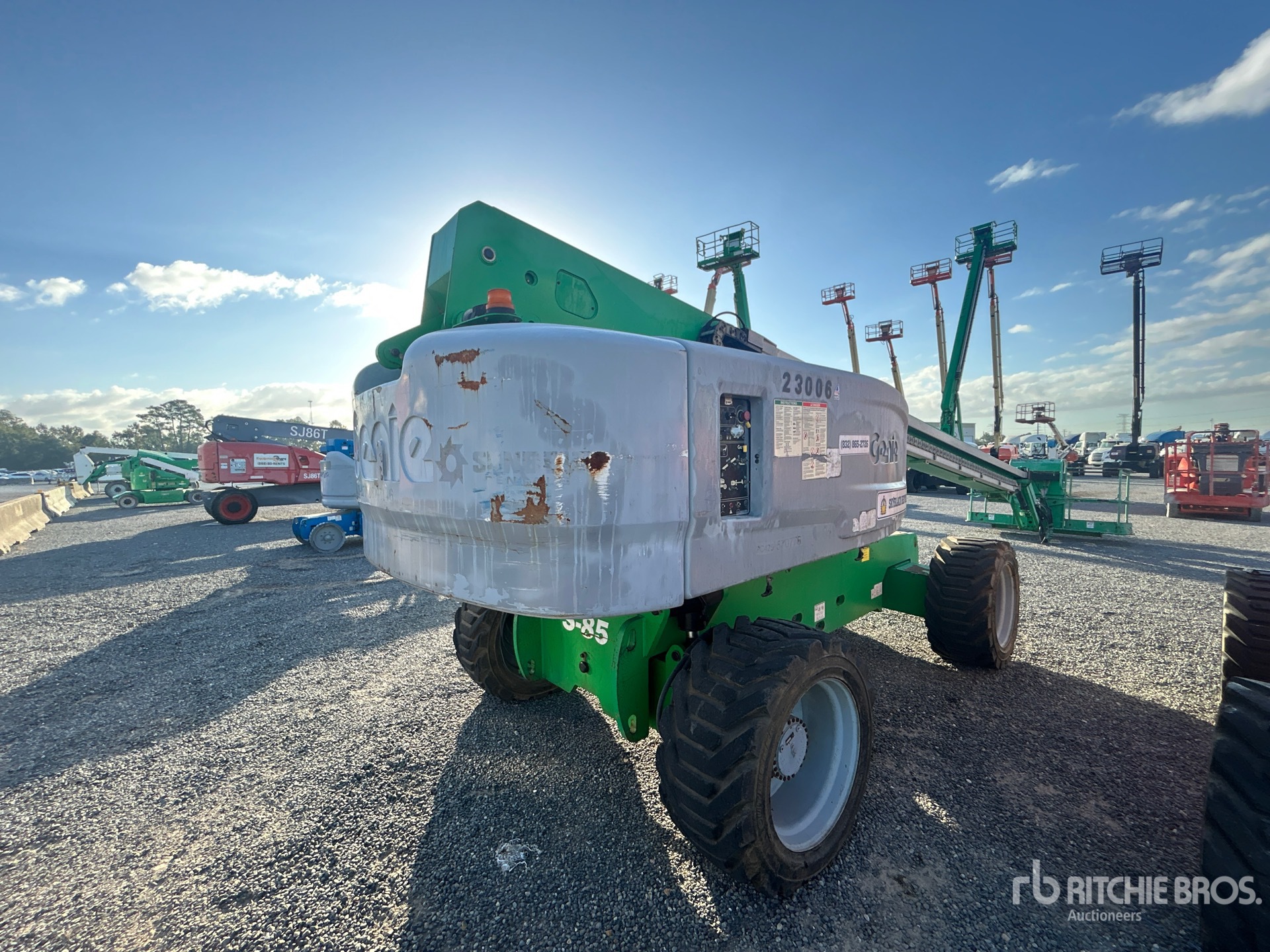 General Appearance with Picture, Right Rear Corner