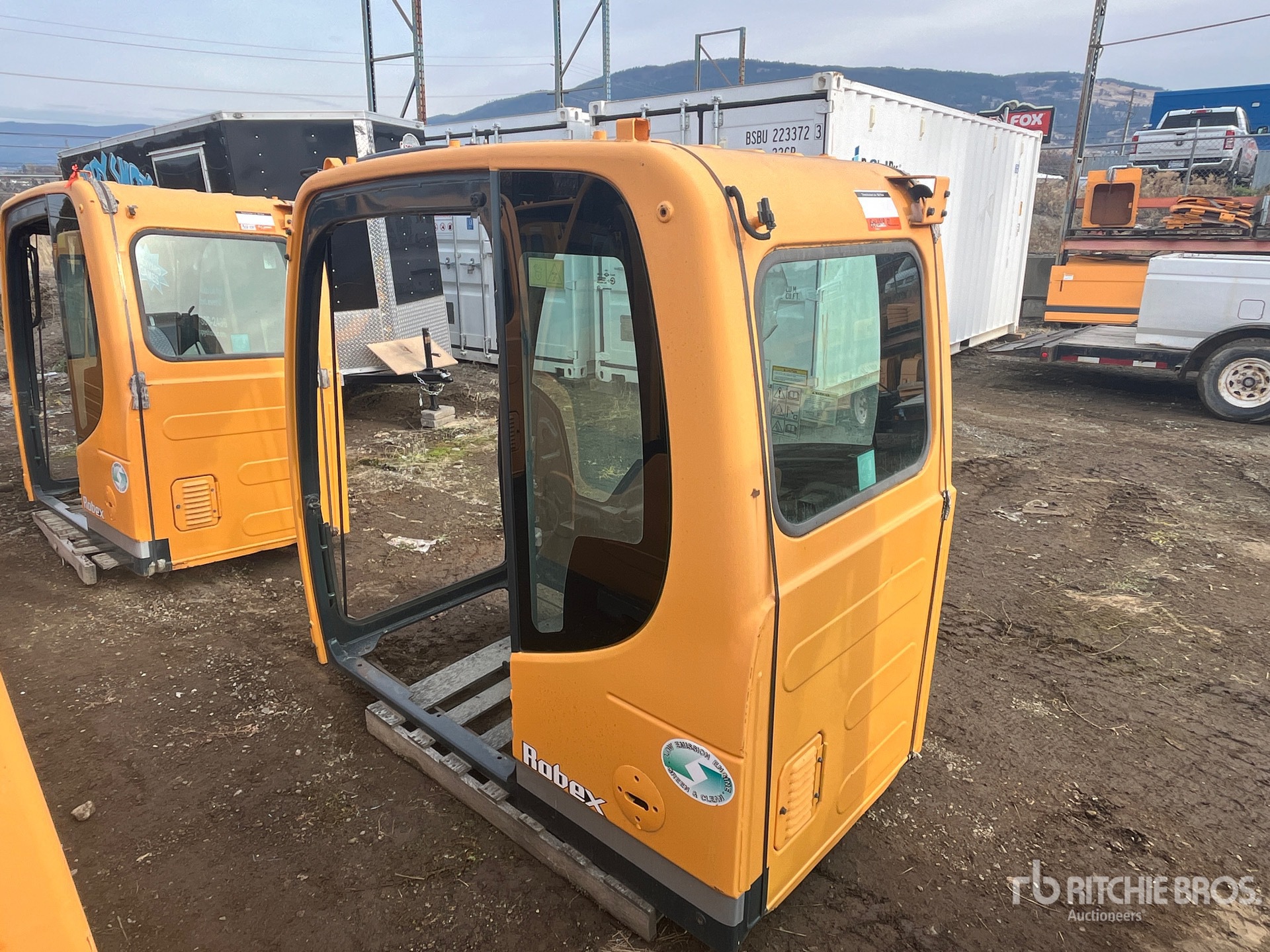 General Appearance with Bild, Ecke vorne rechts