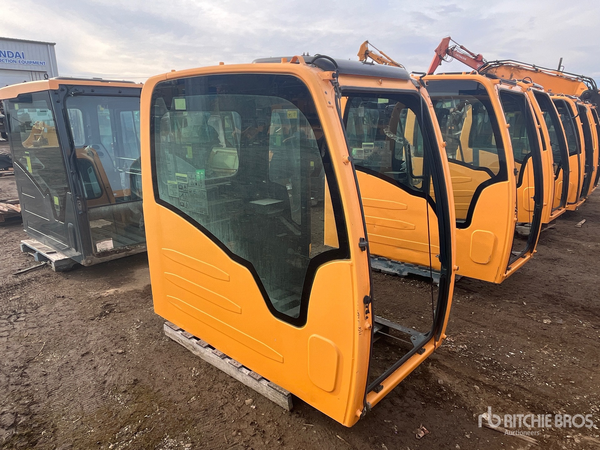 General Appearance with Bild, Ecke hinten links