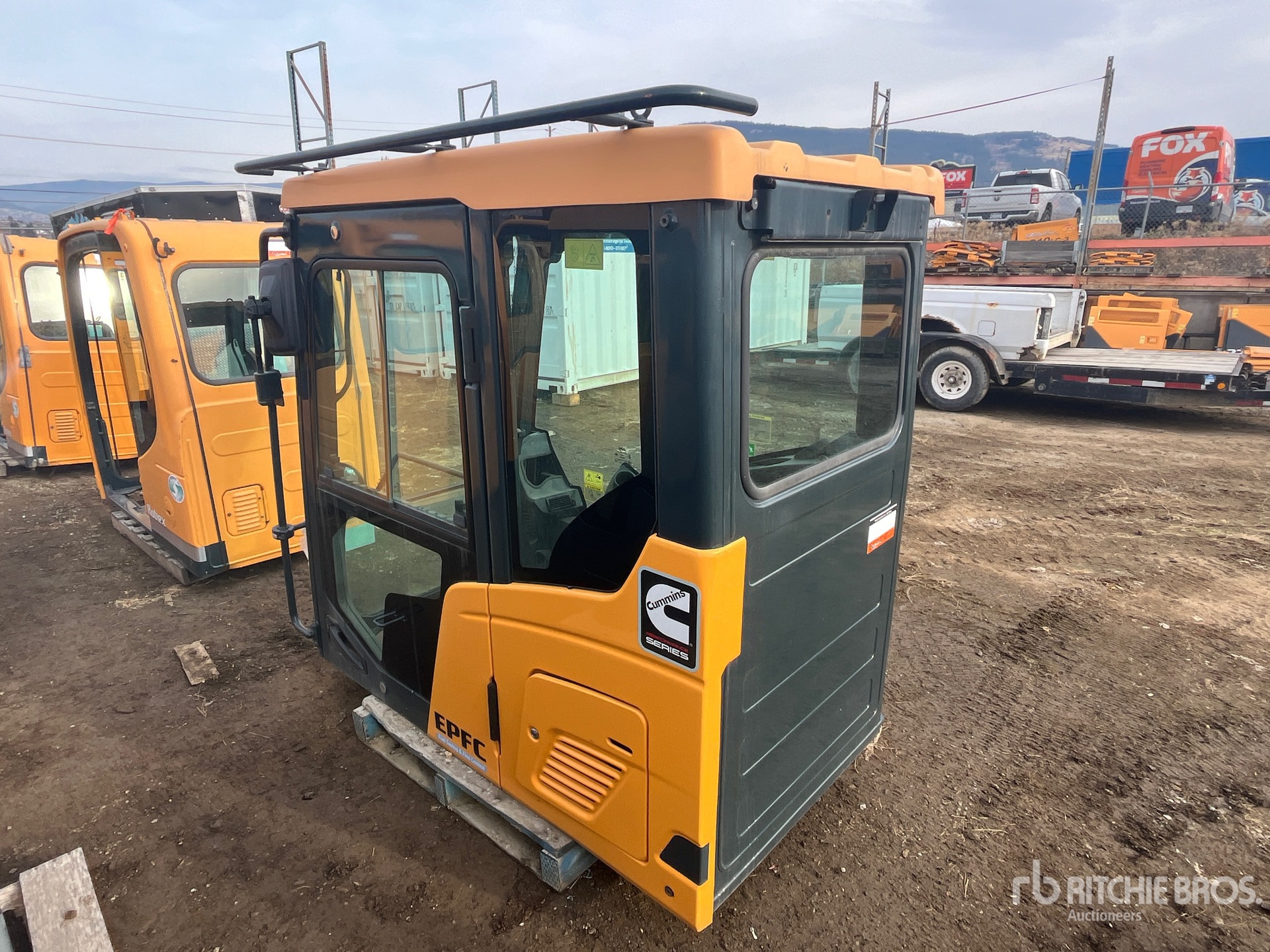 General Appearance with Bild, Ecke vorne rechts