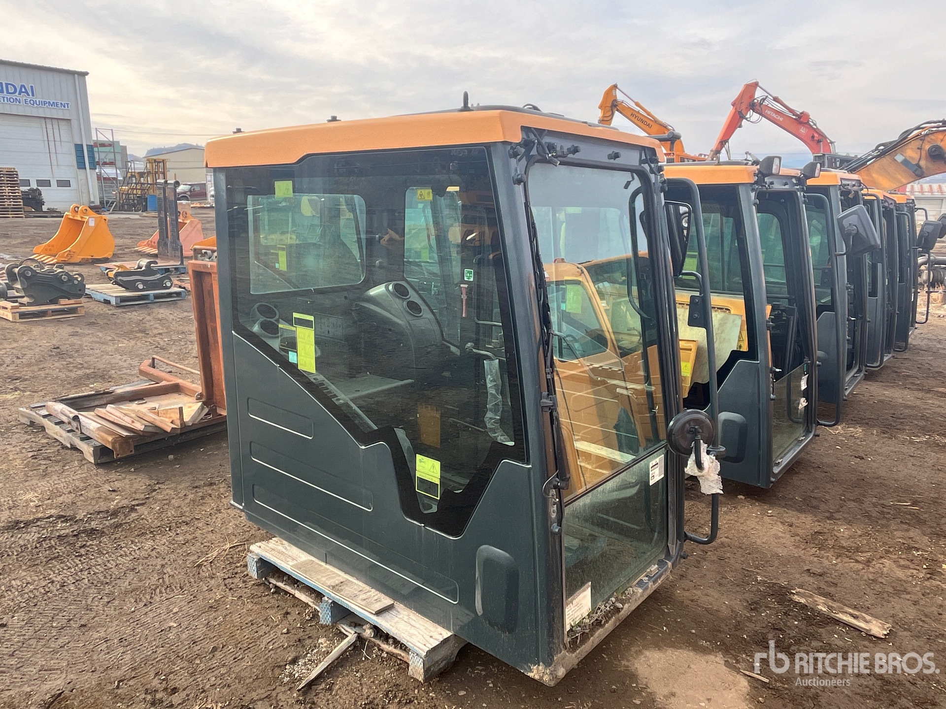 General Appearance with Bild, Ecke hinten links