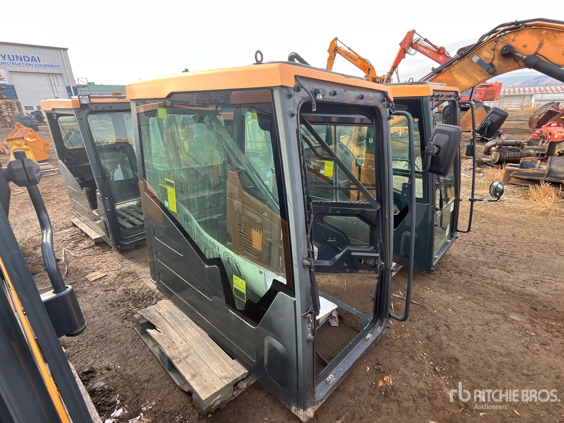 General Appearance with Bild, Ecke hinten links