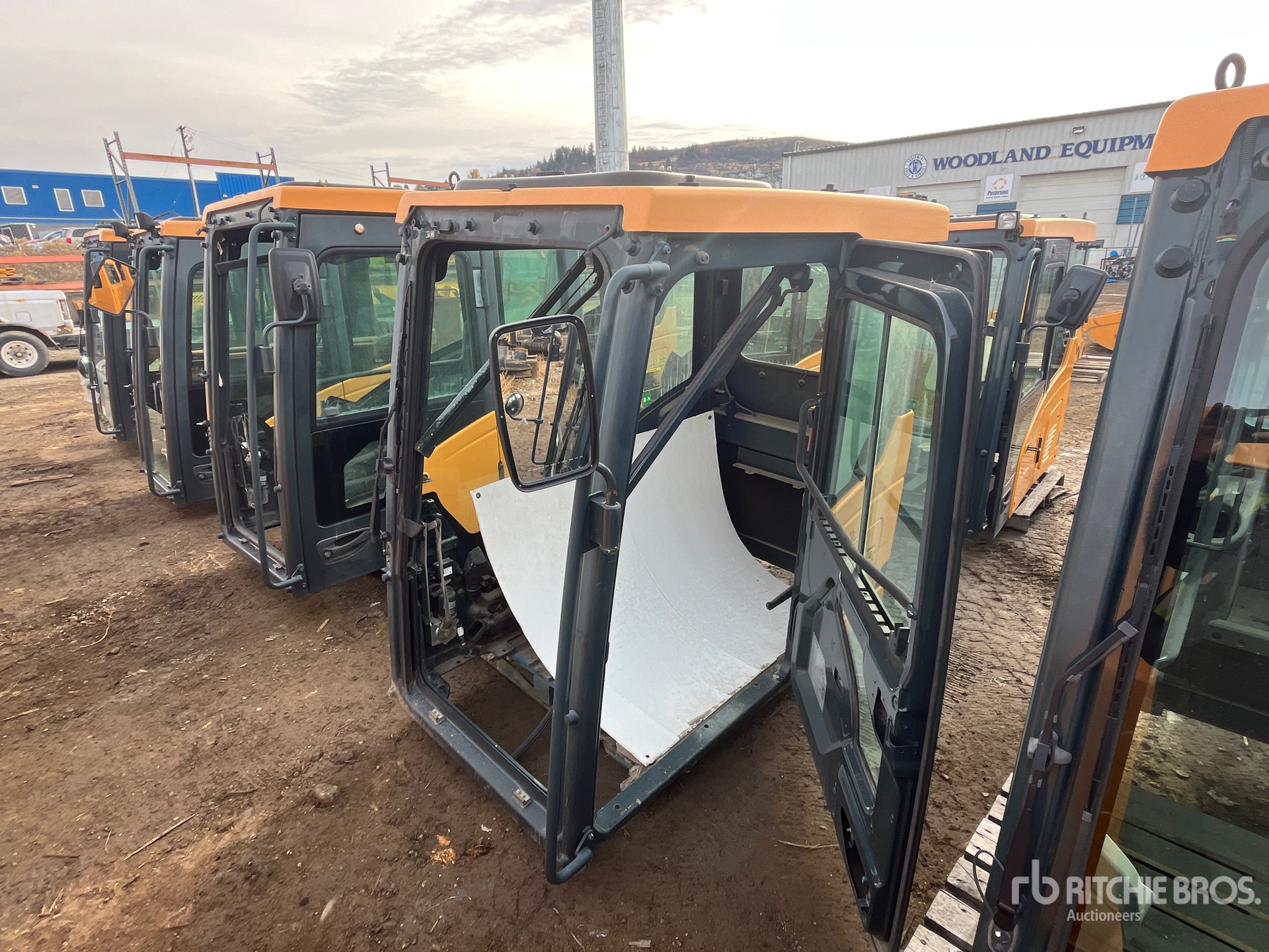 General Appearance with Bild, Ecke hinten rechts