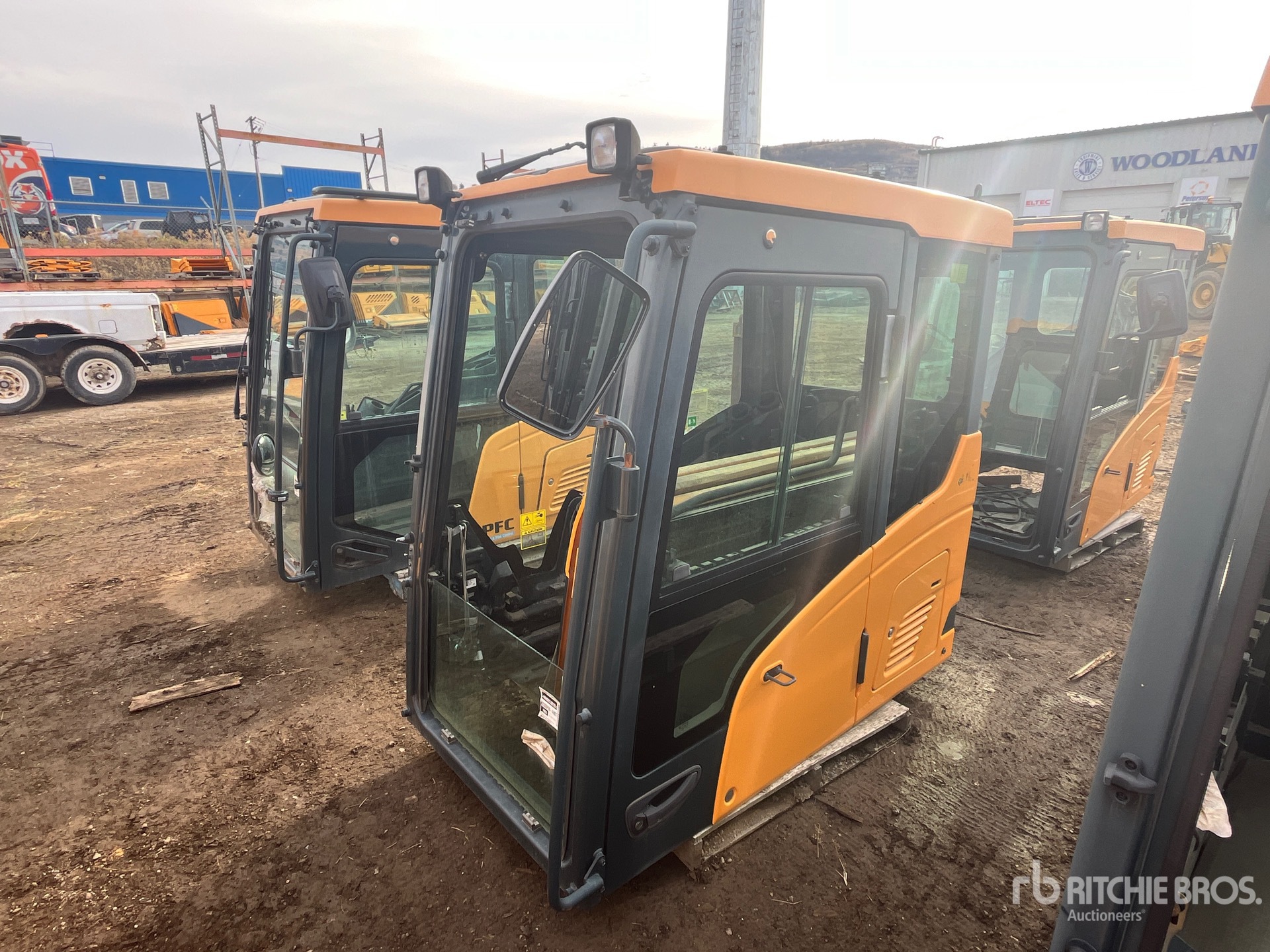 General Appearance with Bild, Ecke hinten rechts