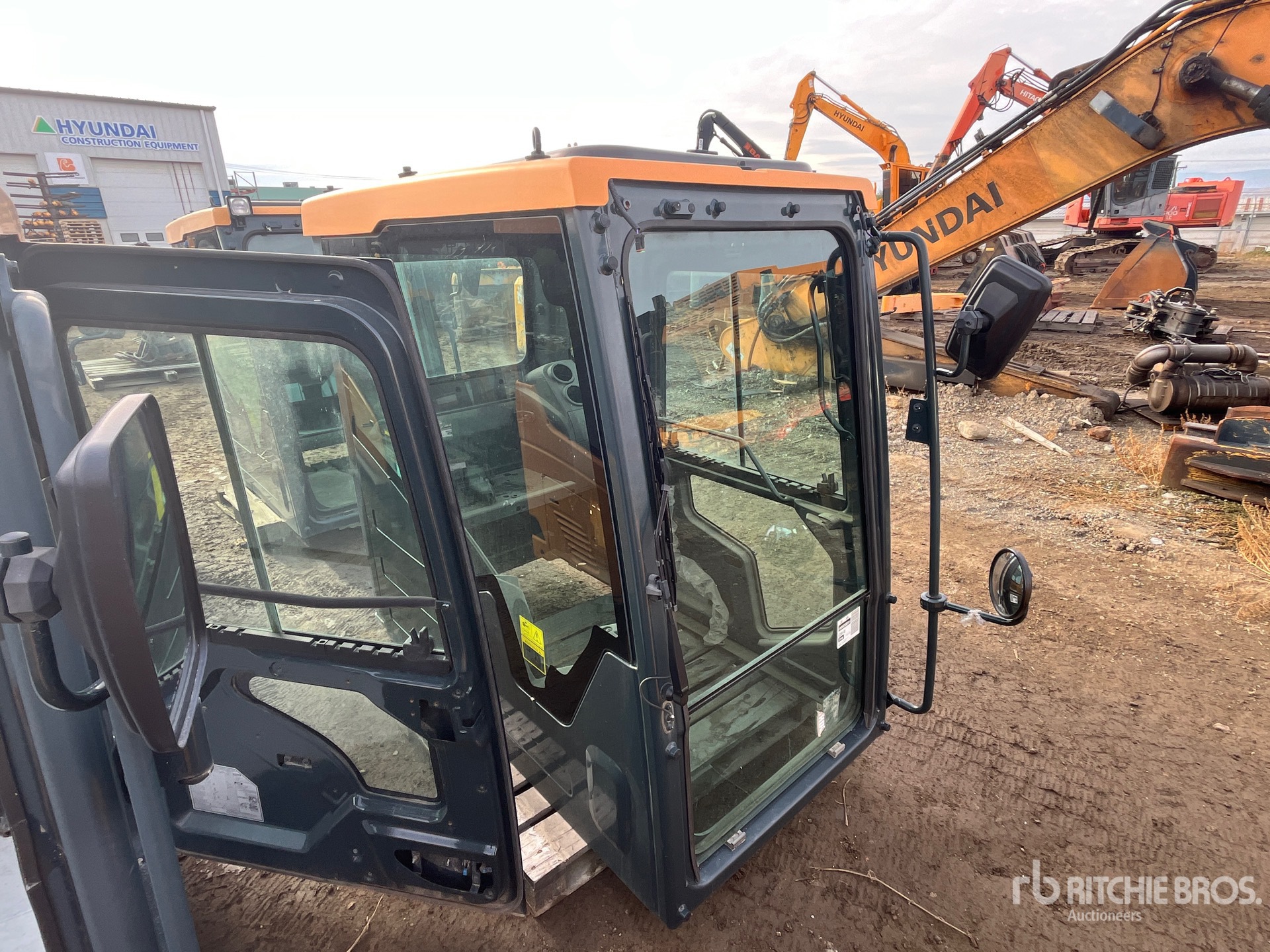 General Appearance with Bild, Ecke hinten links