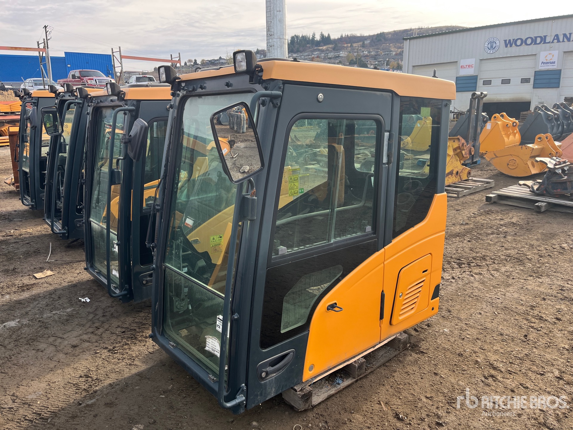 General Appearance with Bild, Ecke hinten rechts