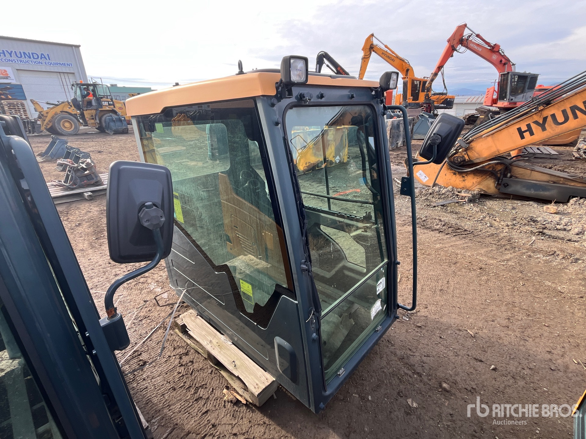 General Appearance with Bild, Ecke hinten links