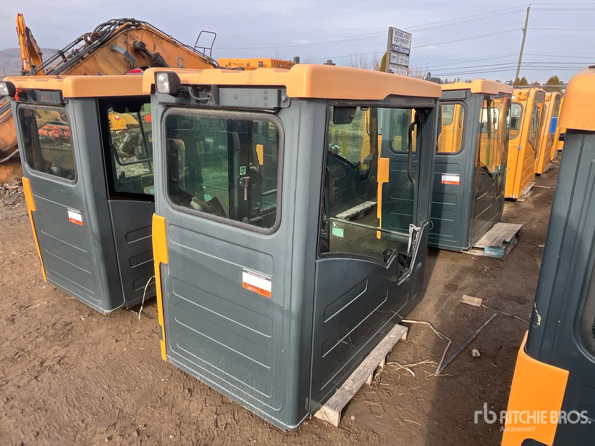 General Appearance with Bild, Ecke vorne links