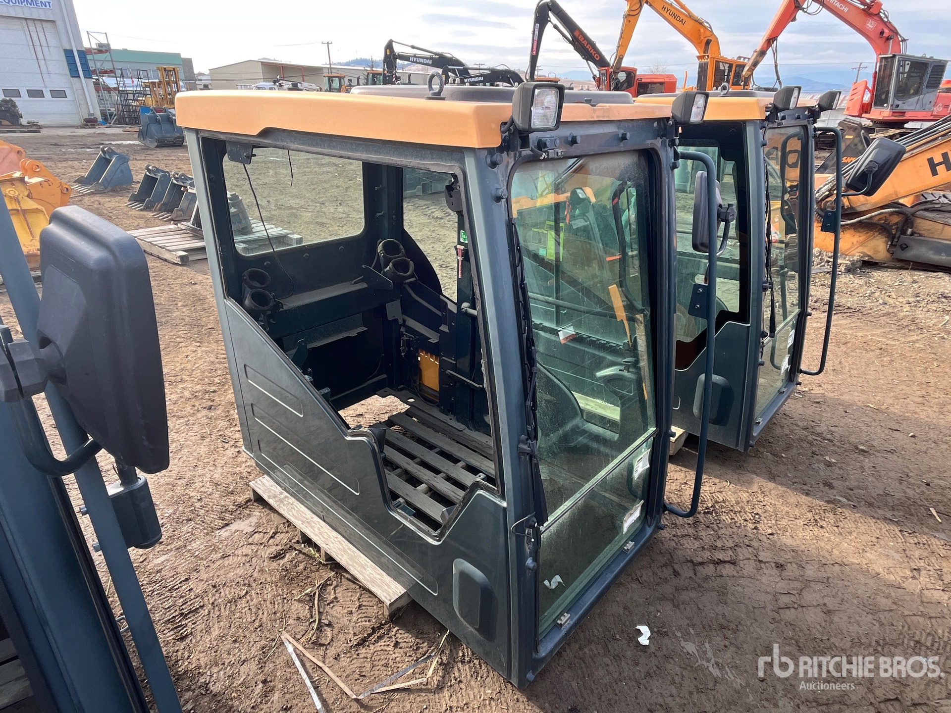 General Appearance with Bild, Ecke hinten links